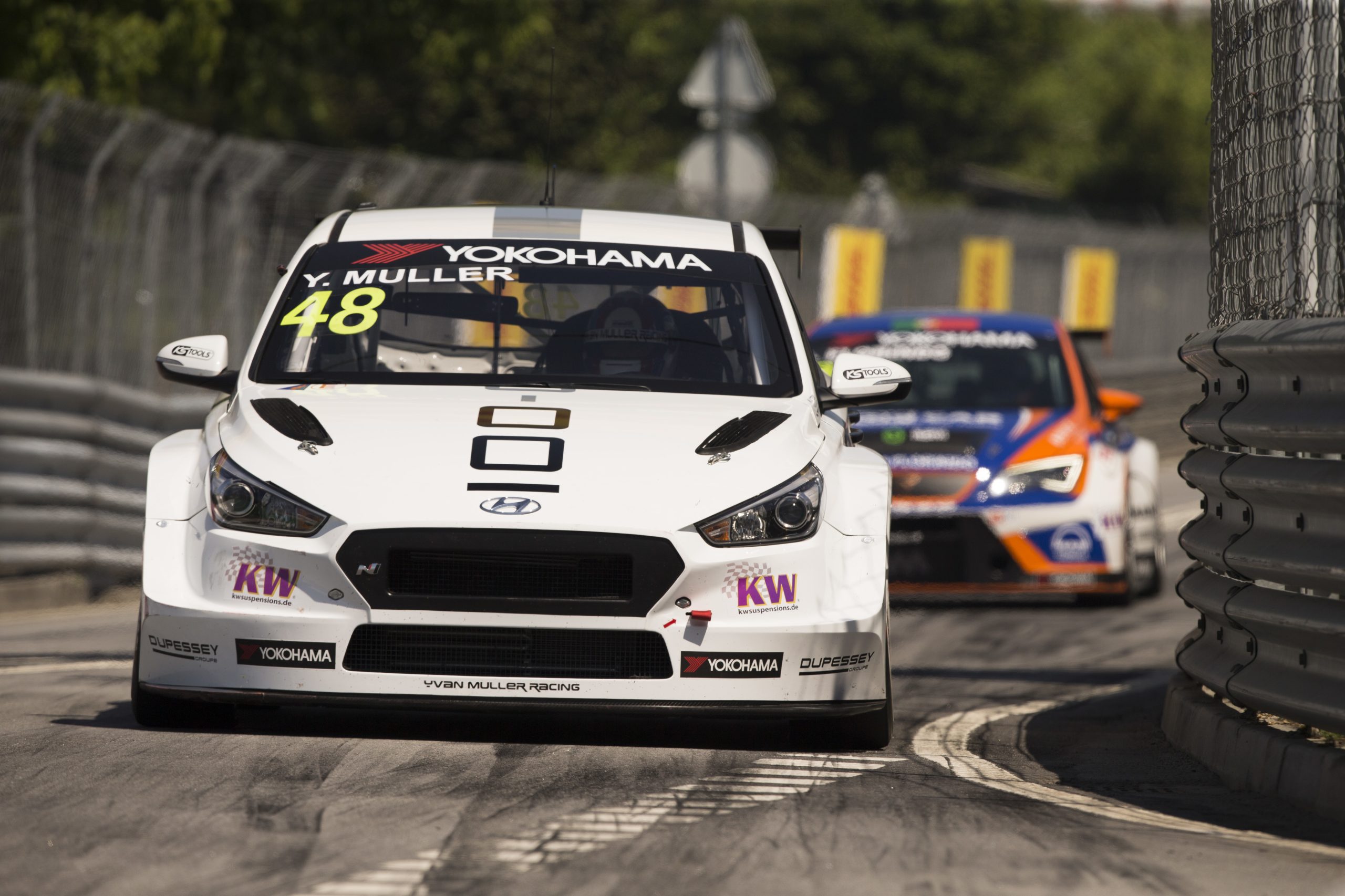 Yvan Muller venceu primeira corrida em Vila Real e assumiu a liderança do WTCR