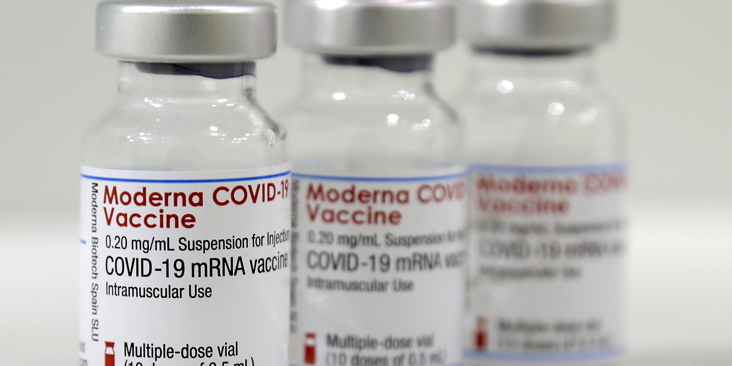 Covid-19: EMA está a avaliar administração da vacina da Moderna a adolescentes entre os 12 e os 17 anos