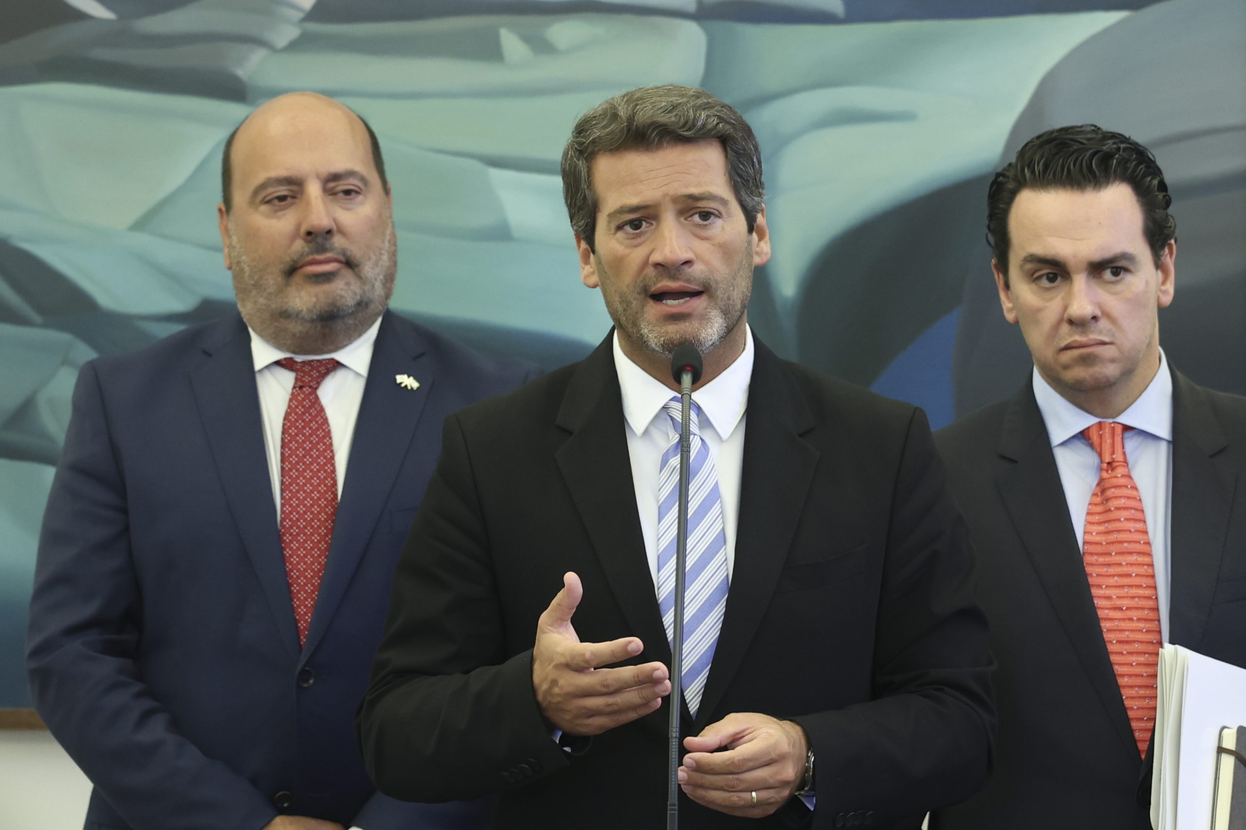 Chega exige redução imediata do IRS. Confundir a baixa do imposto com o Orçamento é “criar confusão no Parlamento”