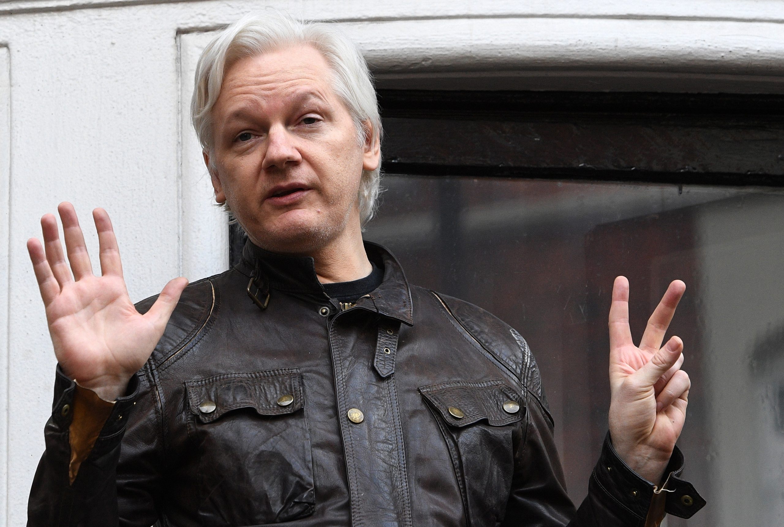 Carta aberta internacional pede a Londres a libertação de Julian Assange