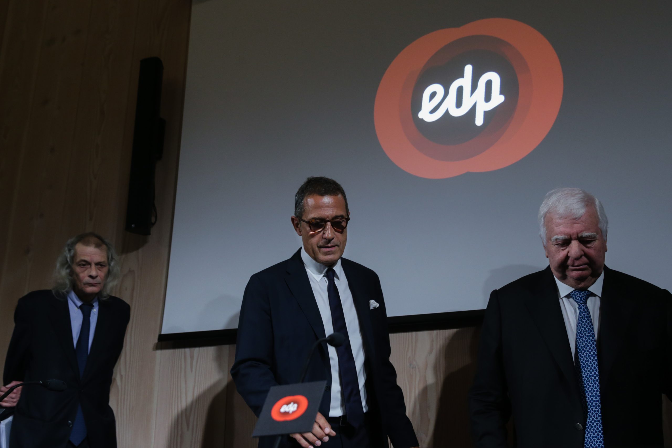 Chineses avançam com oferta para controlar EDP, seis anos depois da privatização