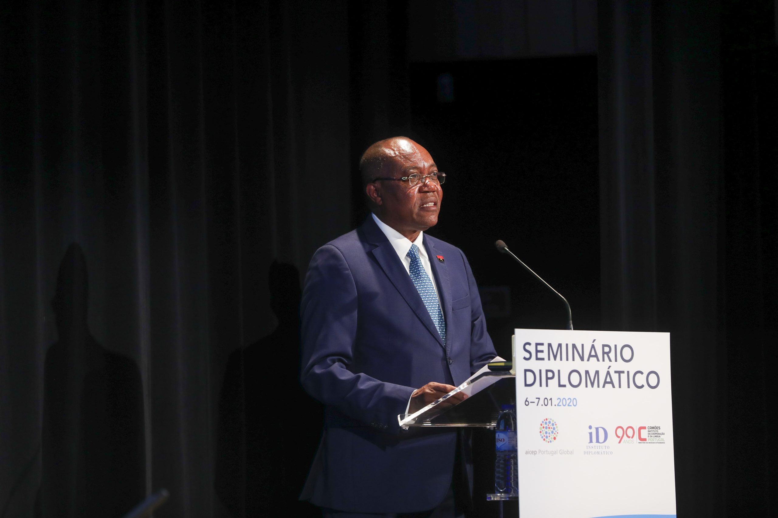 Ação contra Isabel dos Santos não é ato isolado nem tem alvo específico, diz ministro das Relações Exteriores de Angola