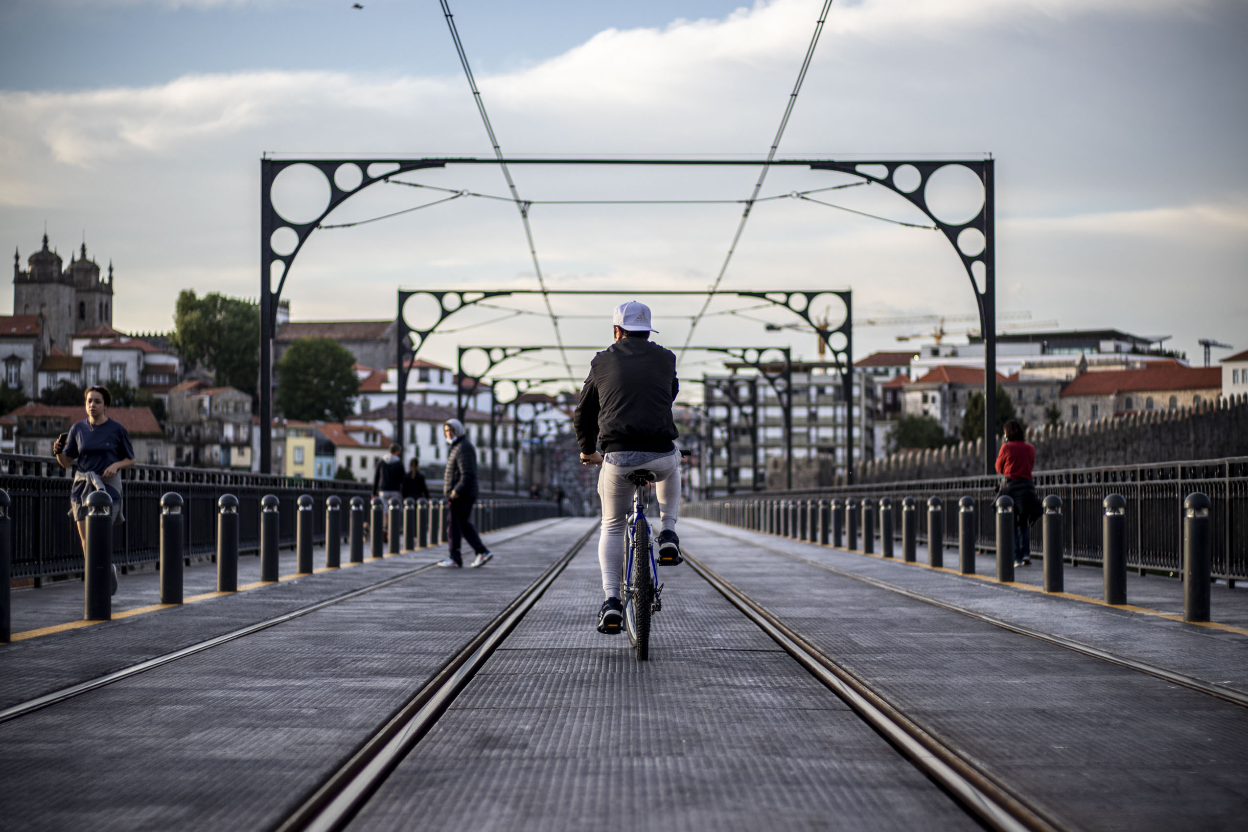 Covid-19: Quase dois terços dos portugueses concordam com estado de calamidade