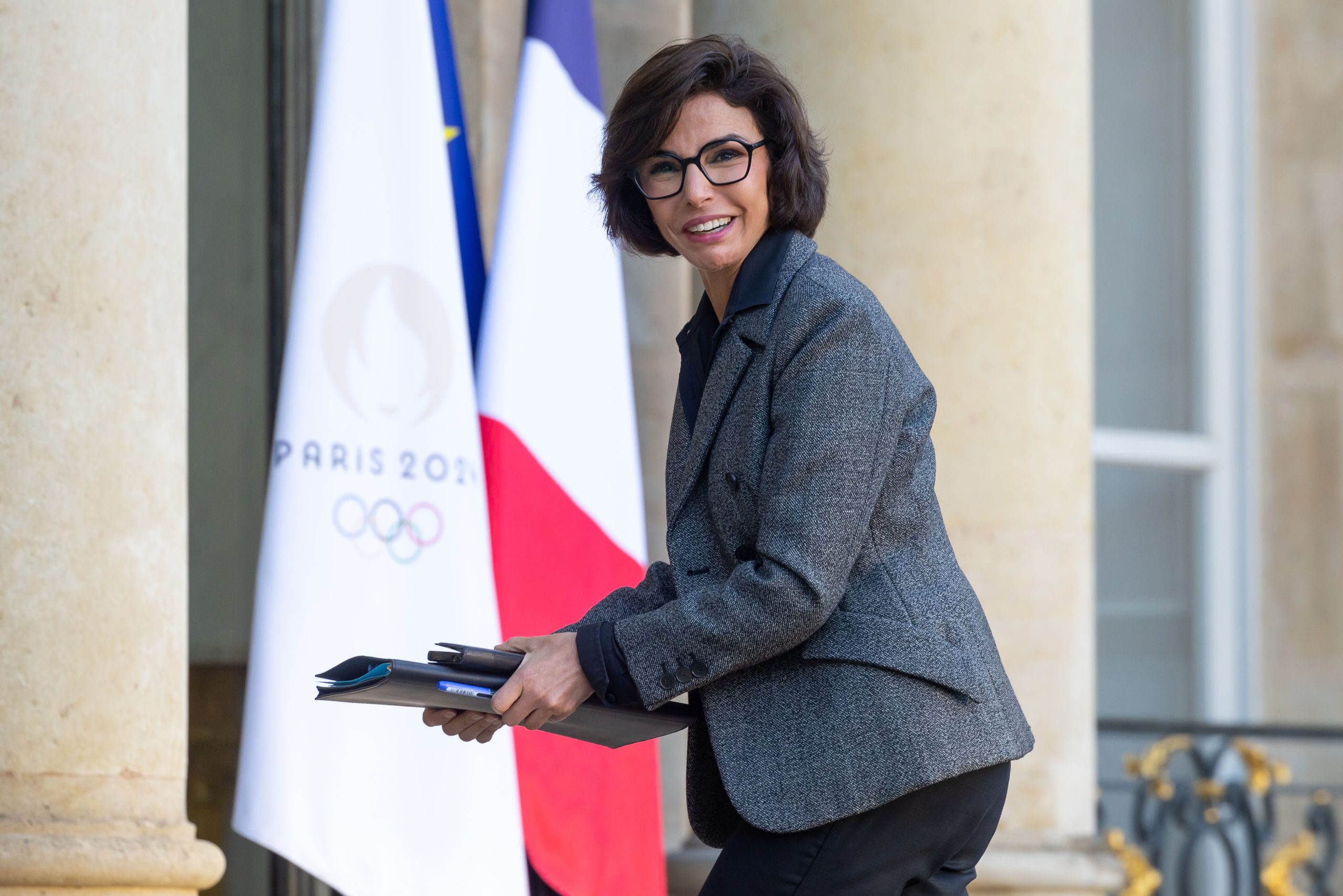 Ministra da Cultura da França demite-se para dedicar-se às eleições municipais de Paris