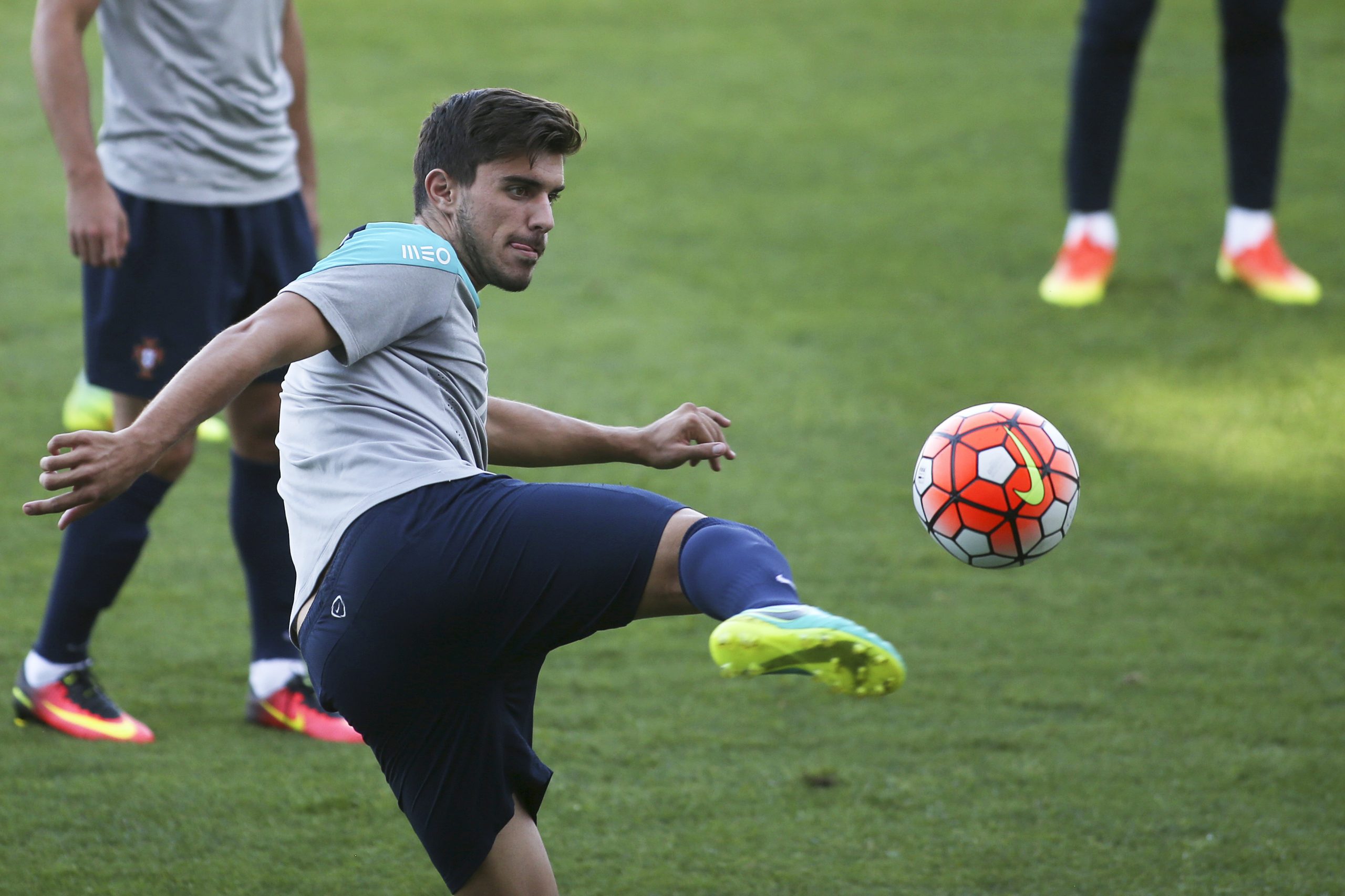 Rúben Neves no onze do ano do Championship da associação dos jogadores ingleses