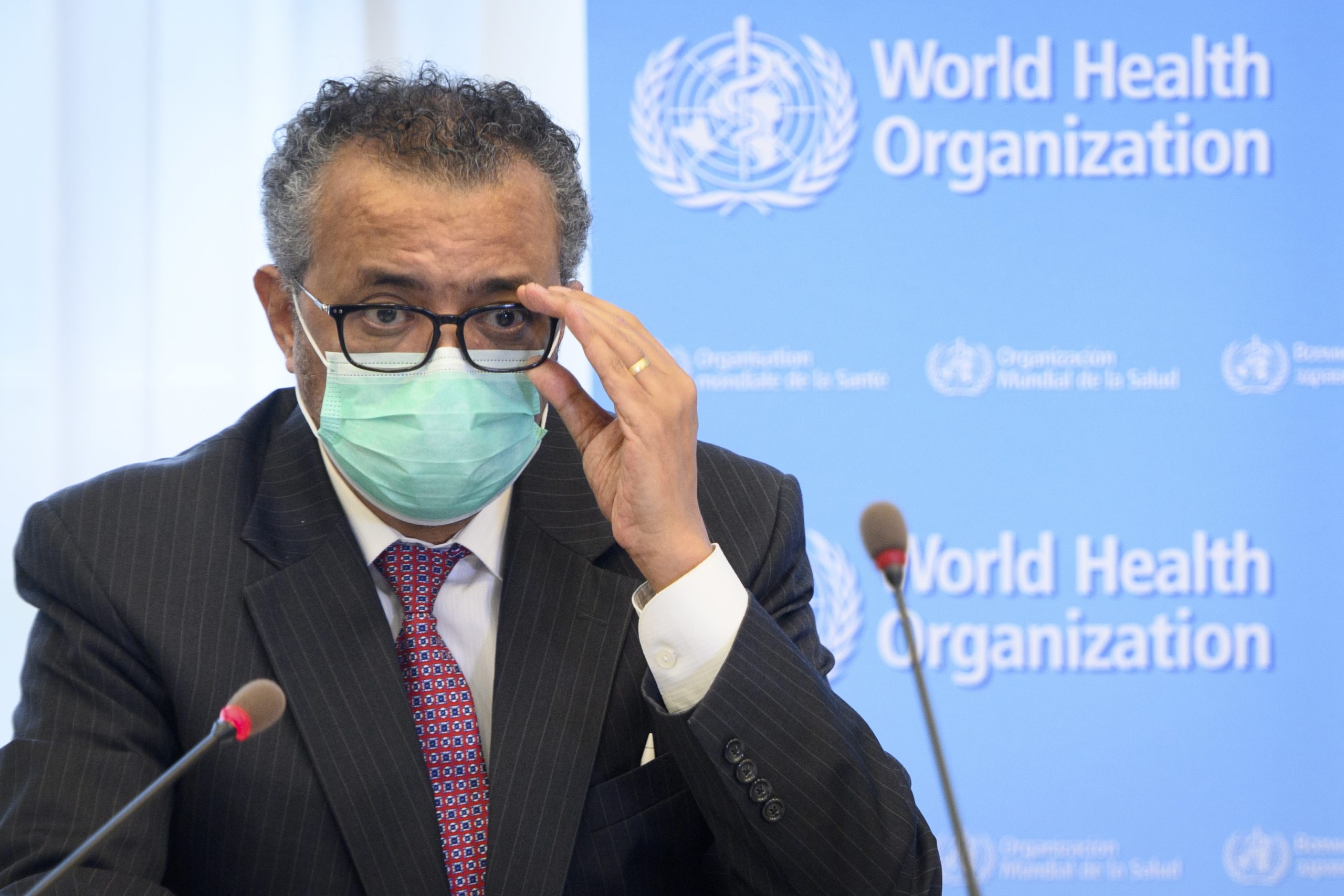 OMS condena “pequeno grupo” de países que açambarca vacinas