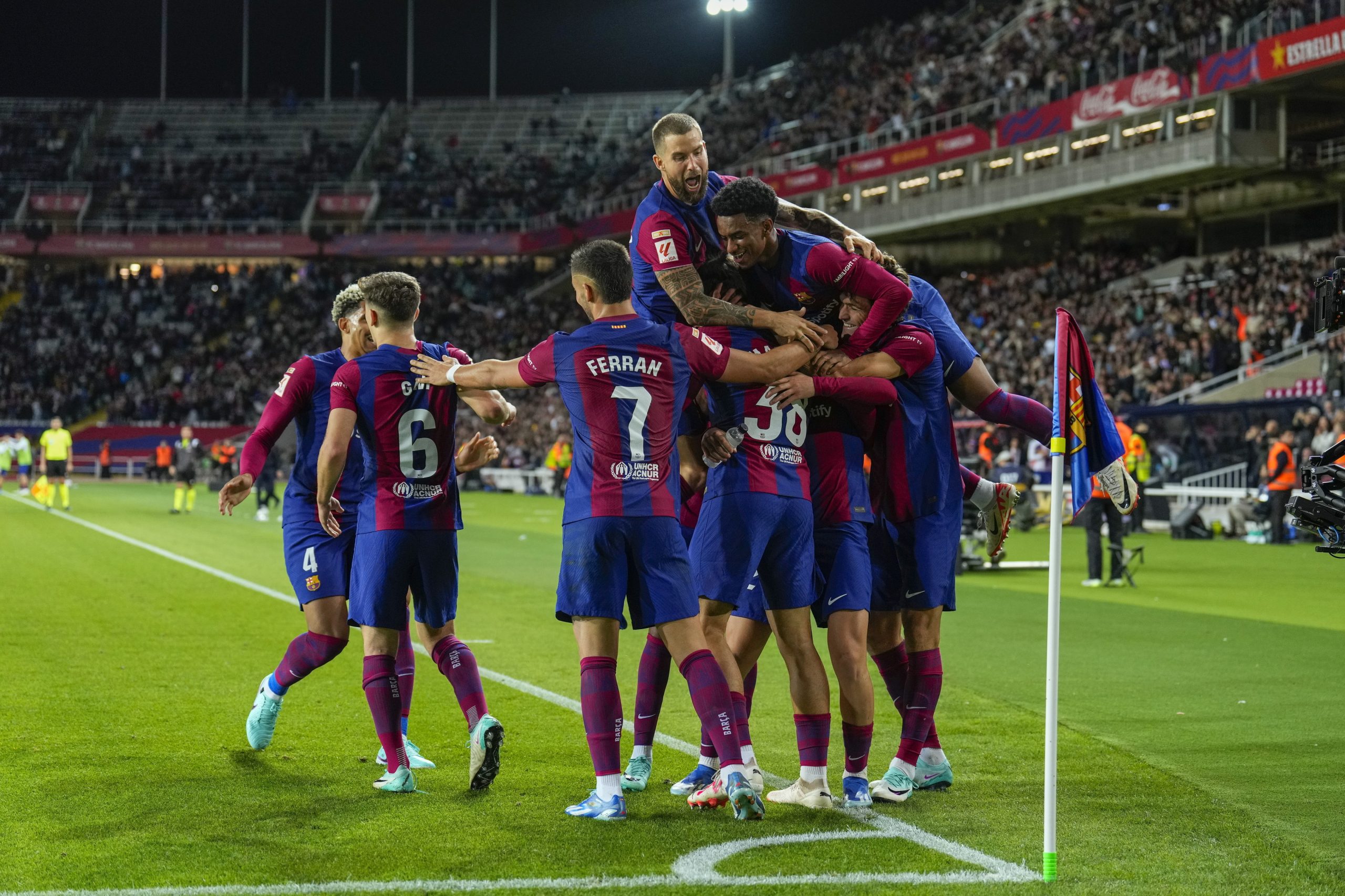 FC Barcelona vence com golo de ‘menino’ Marco Guiu assistido por João Félix