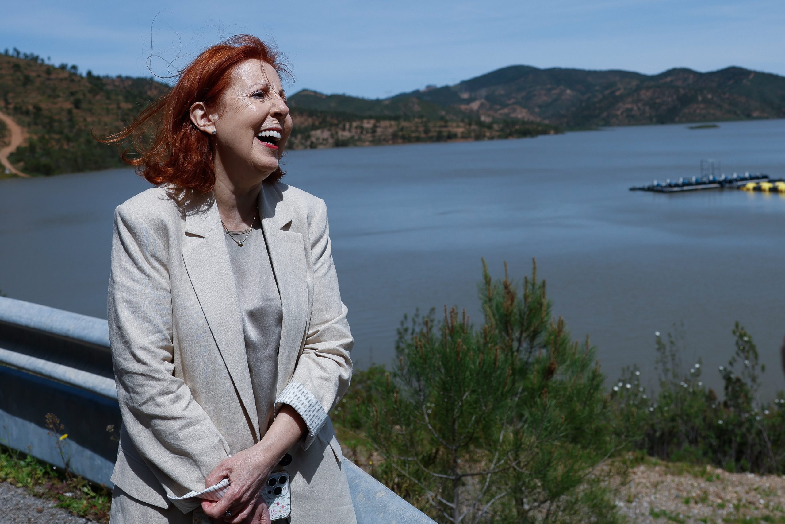Ministra do Ambiente admite que é difícil fazer projetos contra vontade da população