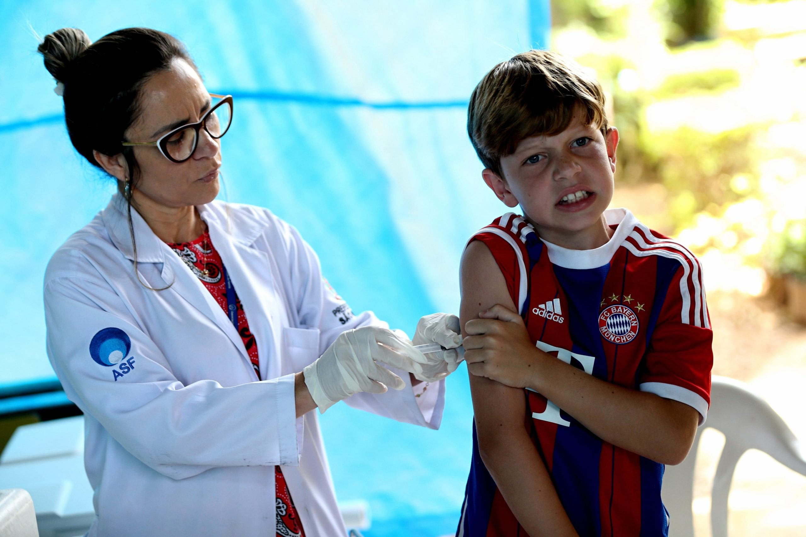 OMS recomenda vacina de febre amarela a visitantes de áreas de risco no Brasil