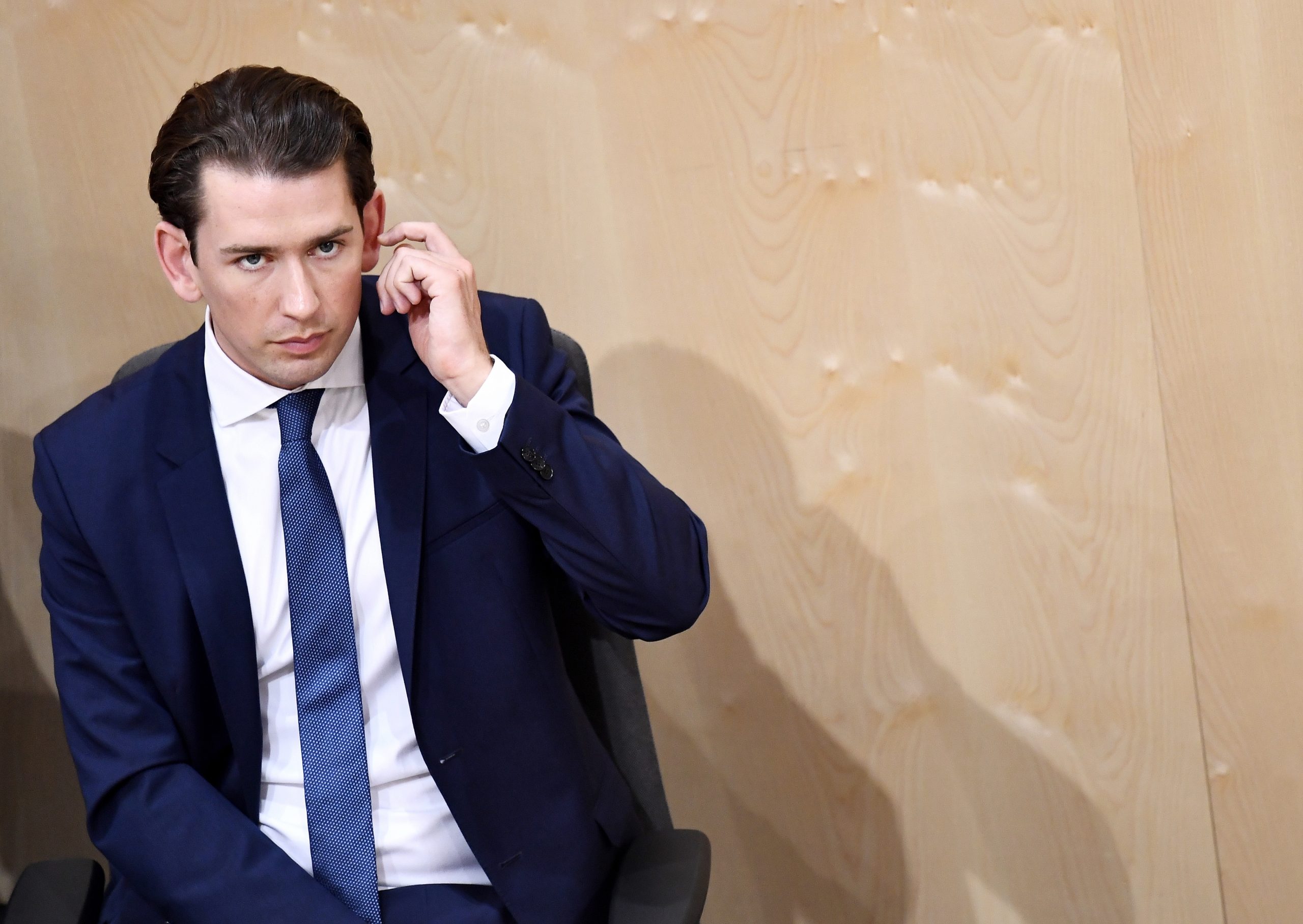 Áustria: Moção de censura faz cair governo de Sebastian Kurz