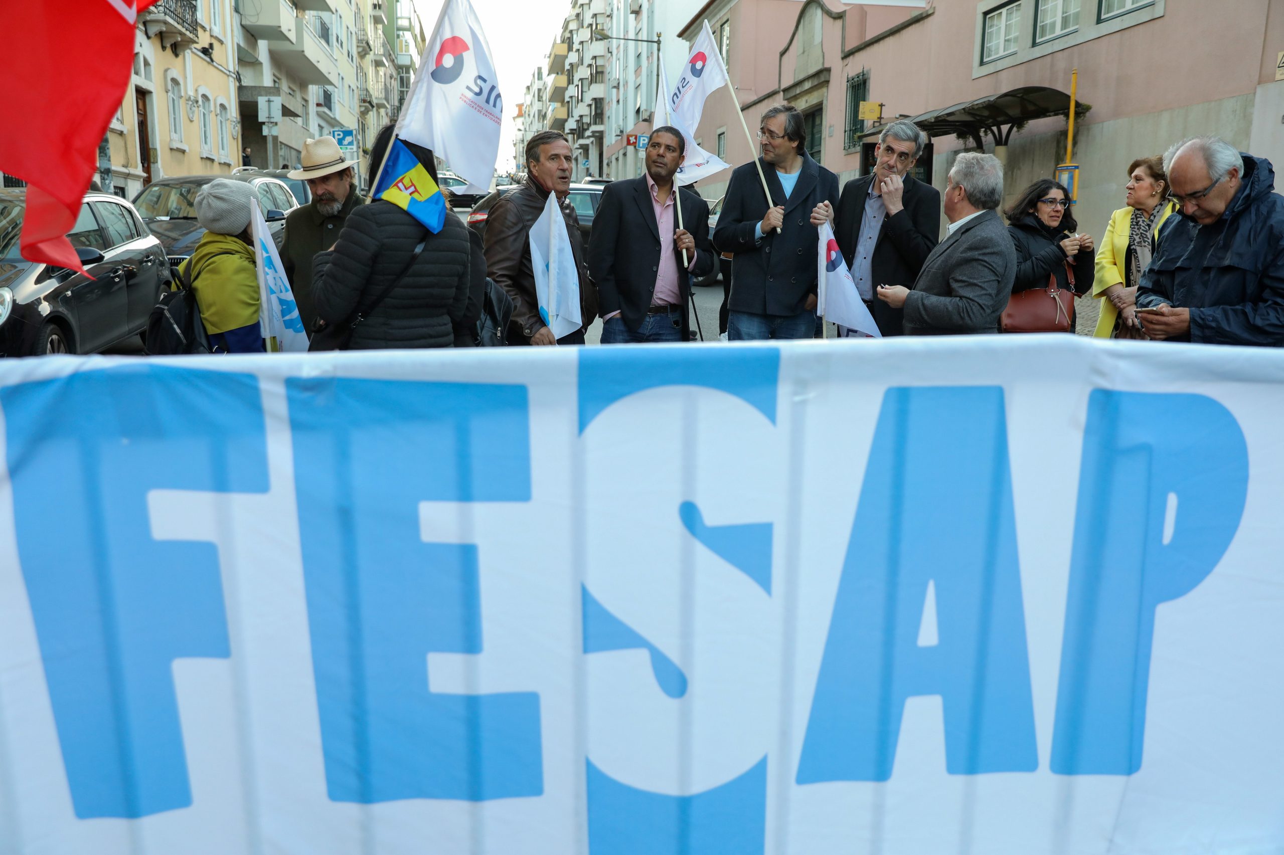 OE2022: Negociação entre Governo e sindicatos da função pública arranca hoje