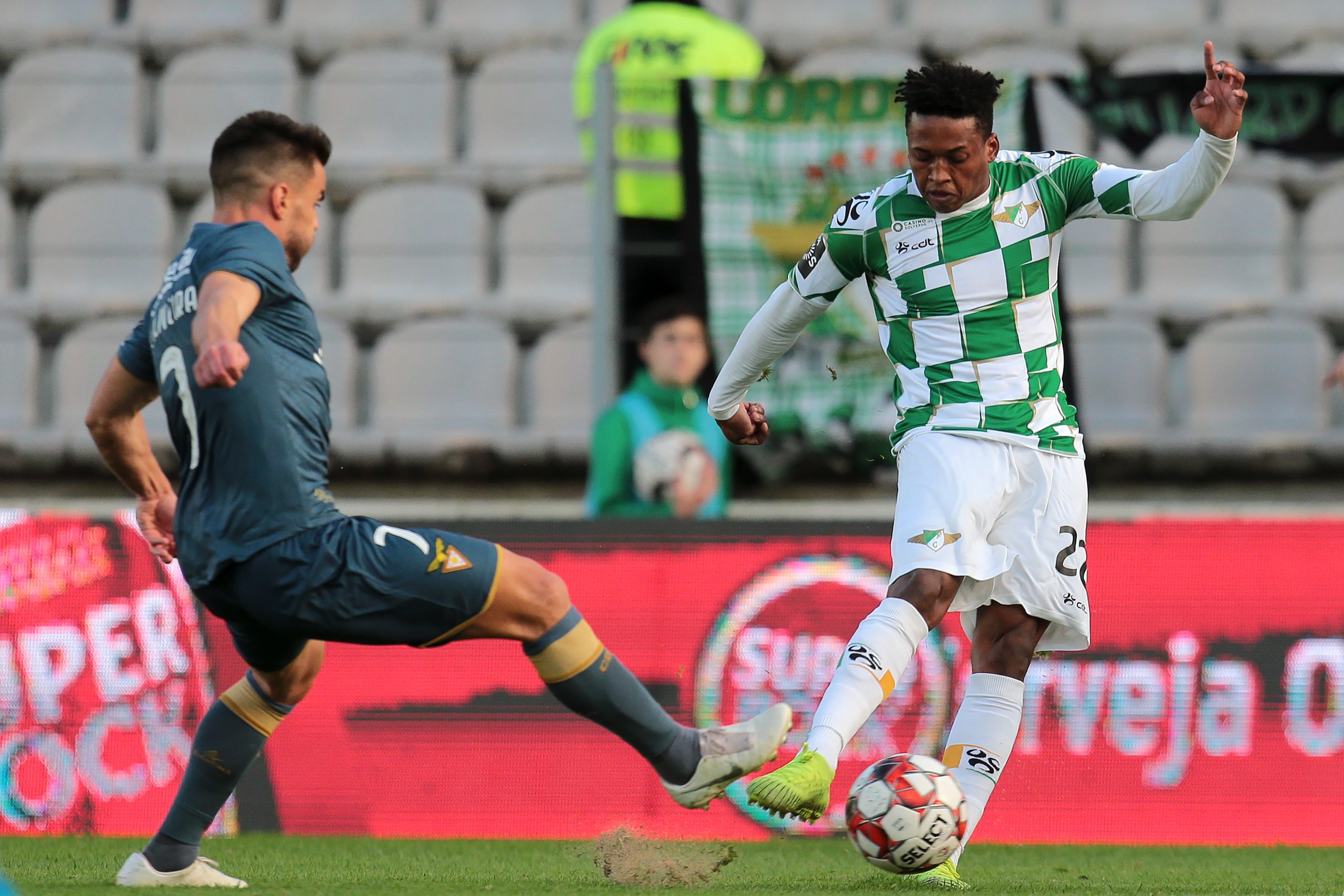 Moreirense impõe 10.ª derrota consecutiva ao Aves e sobe a 10.º da I Liga