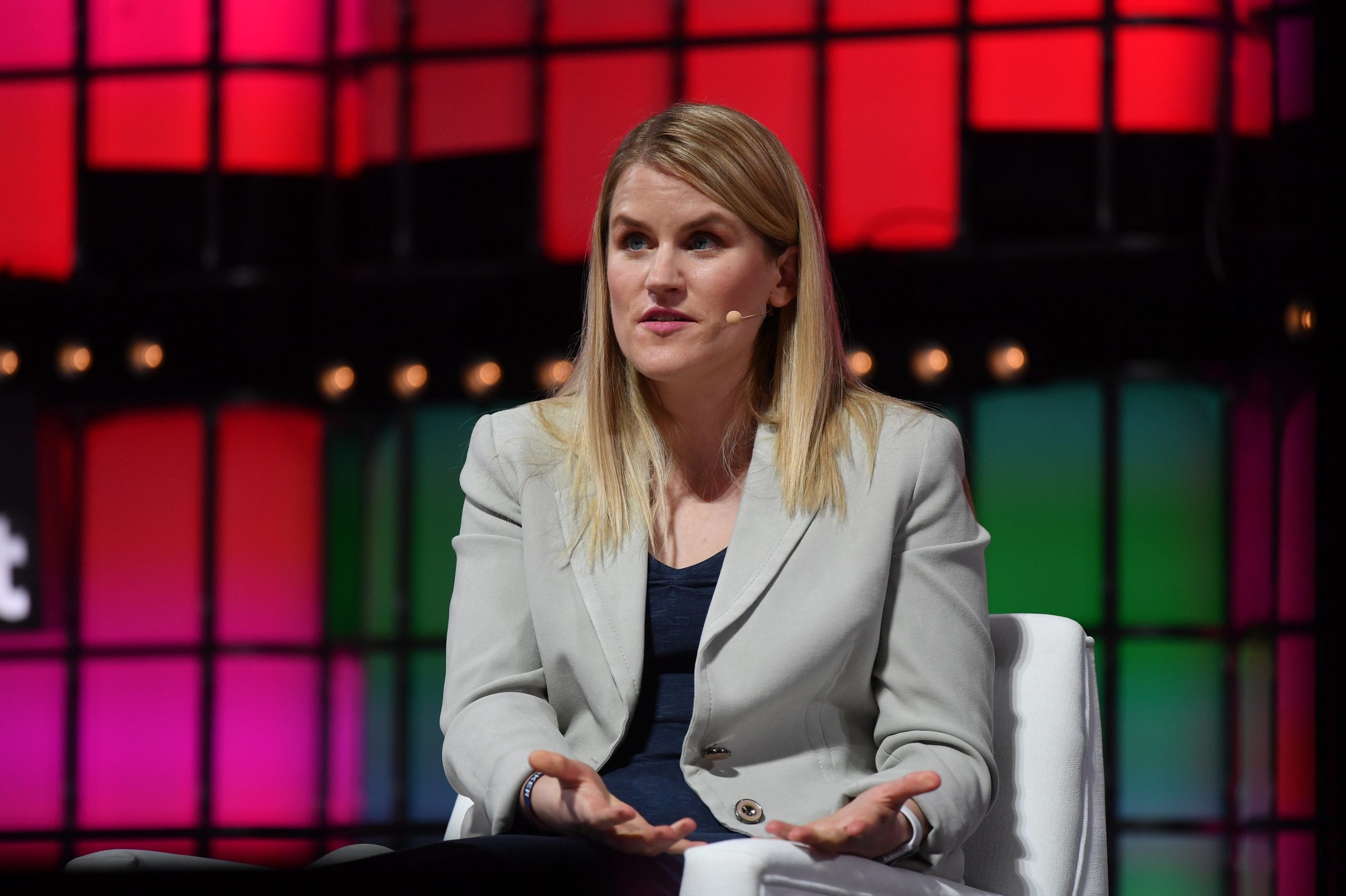 Frances Haugen: “Há um padrão de comportamento no Facebook de colocar o lucro à frente da nossa segurança”