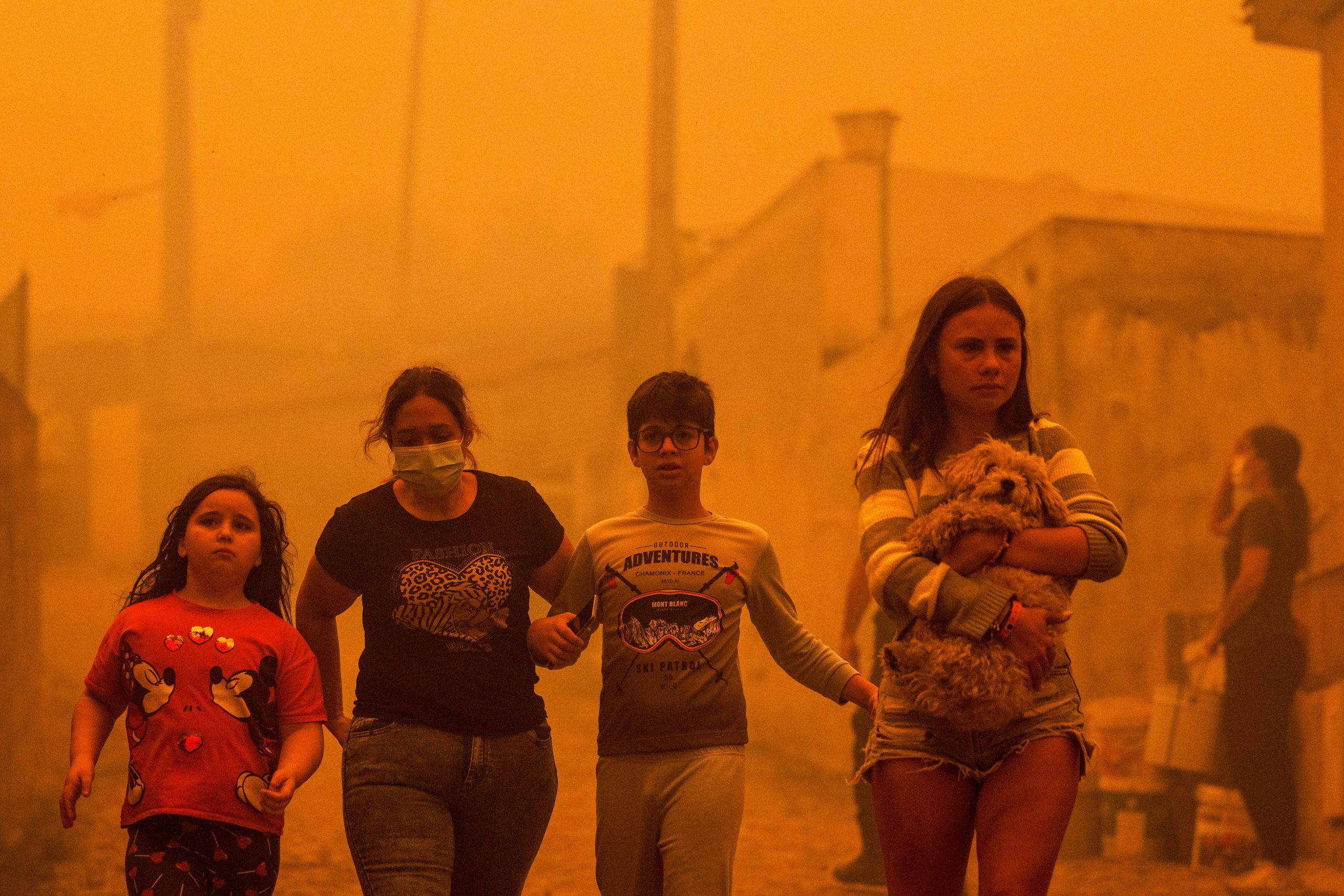 Incêndios: Apelos e alívio marcam concentração contra os fogos