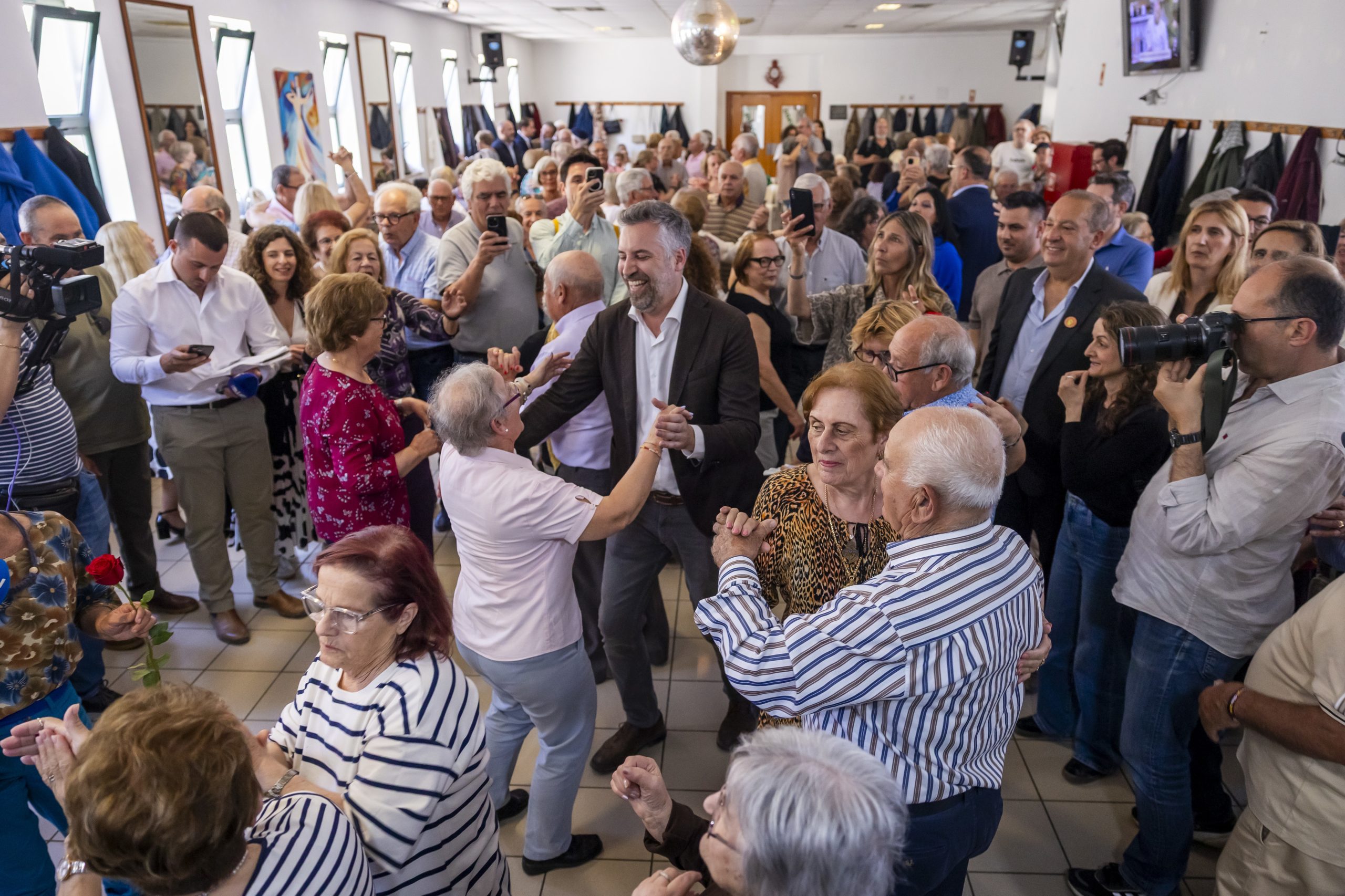 Pedro Nuno Santos alerta que há votos que não podem ser perdidos