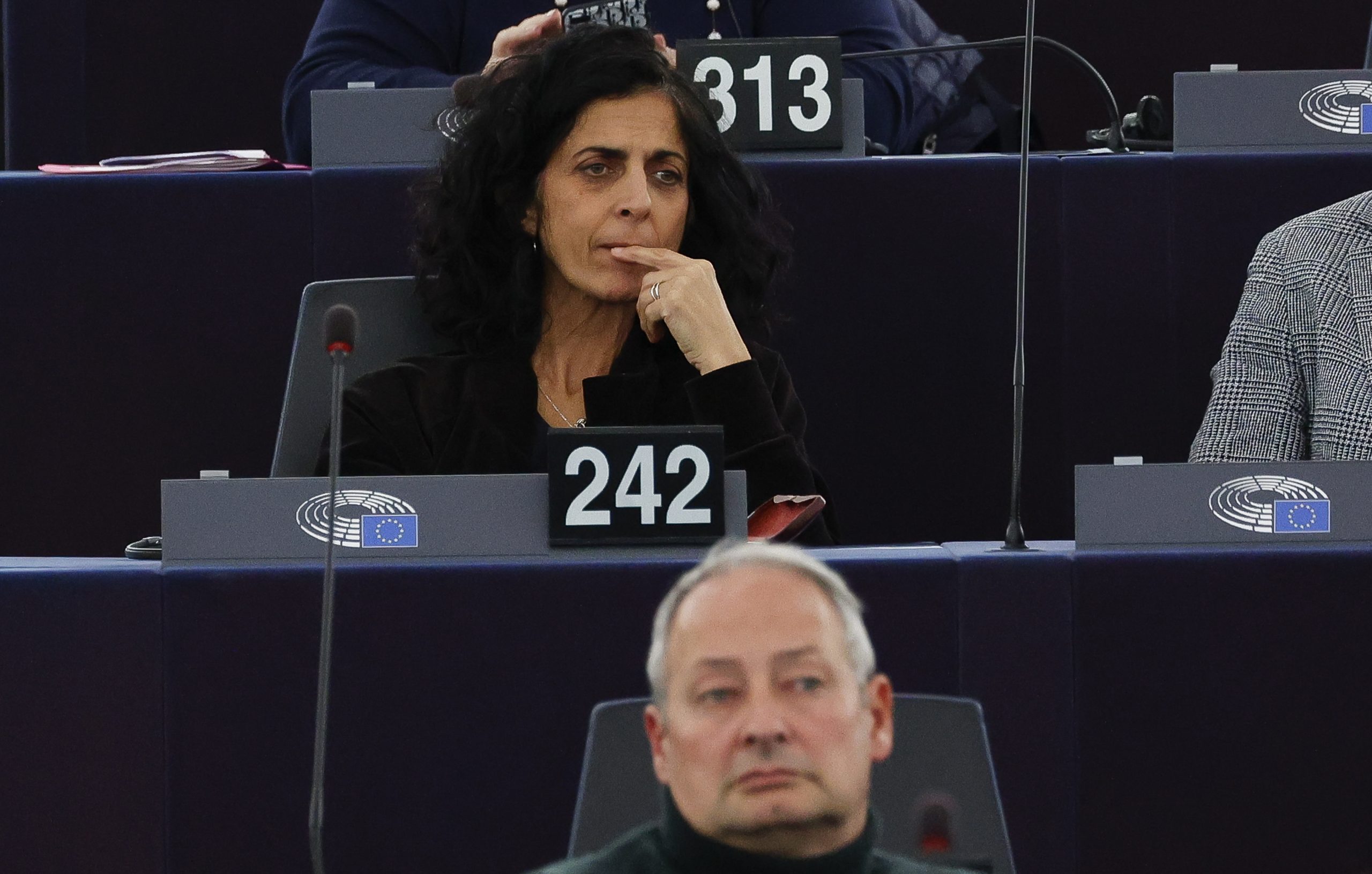 Demite-se por causa do “Qatargate”. Eurodeputada Maria Arena deixa a presidência de subcomissão do Parlamento Europeu