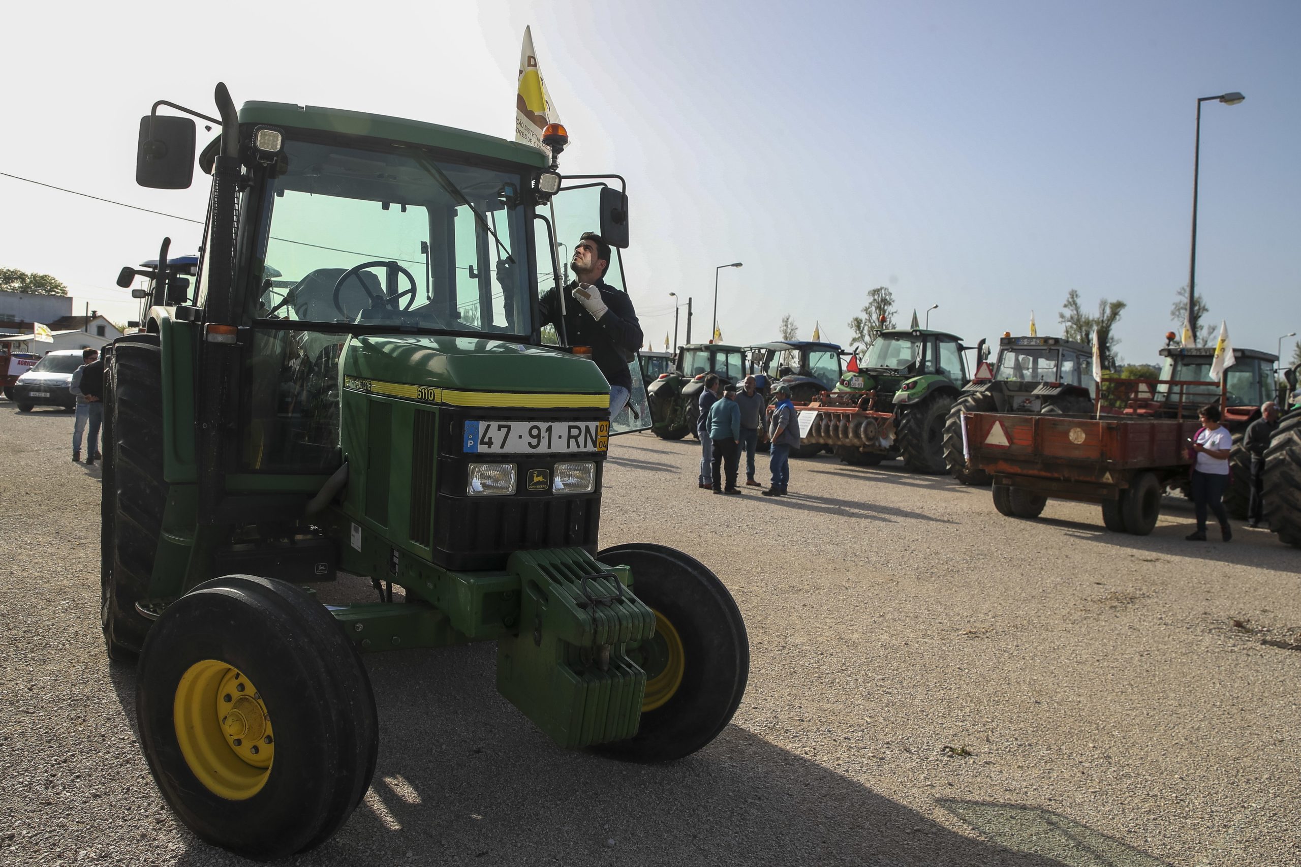 Agricultores mantêm protesto apesar dos apoios anunciados pelo Governo