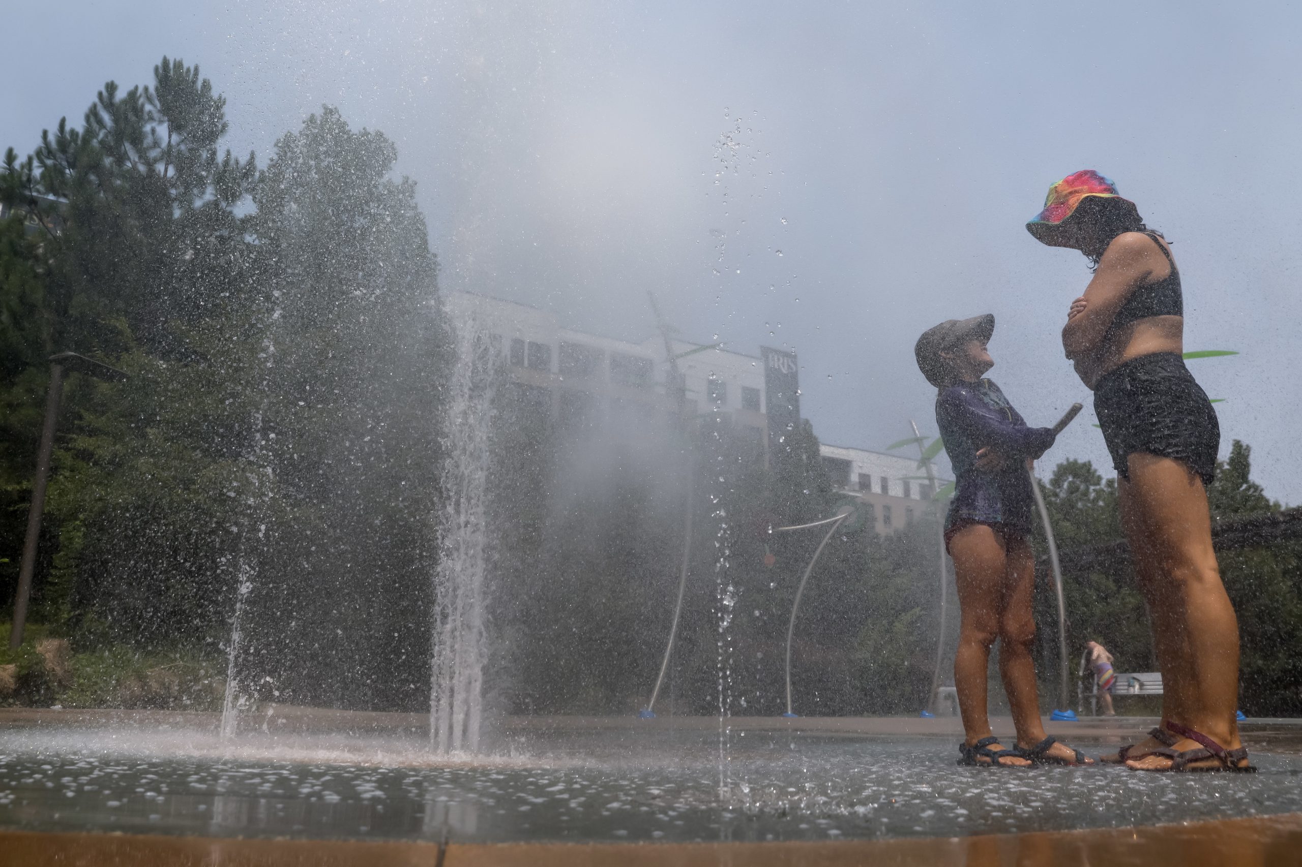 Em Phoenix, nos EUA, já são 19 dias consecutivos de temperaturas acima de 43°C