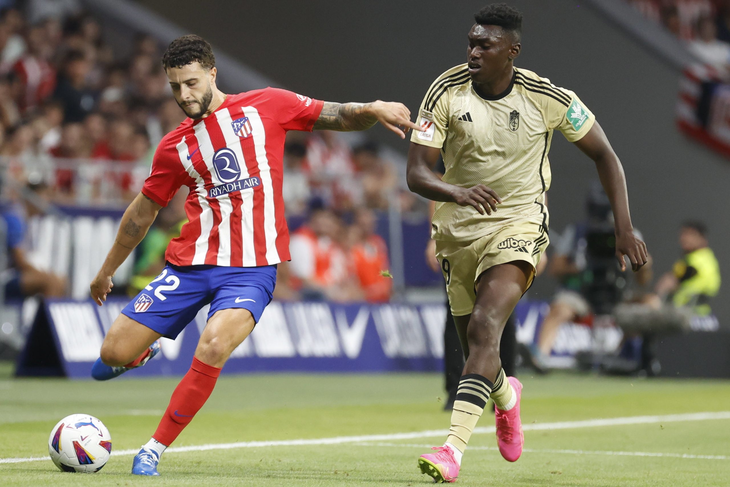 Avançado Samu Omorodion assina por cinco anos com o Atlético Madrid