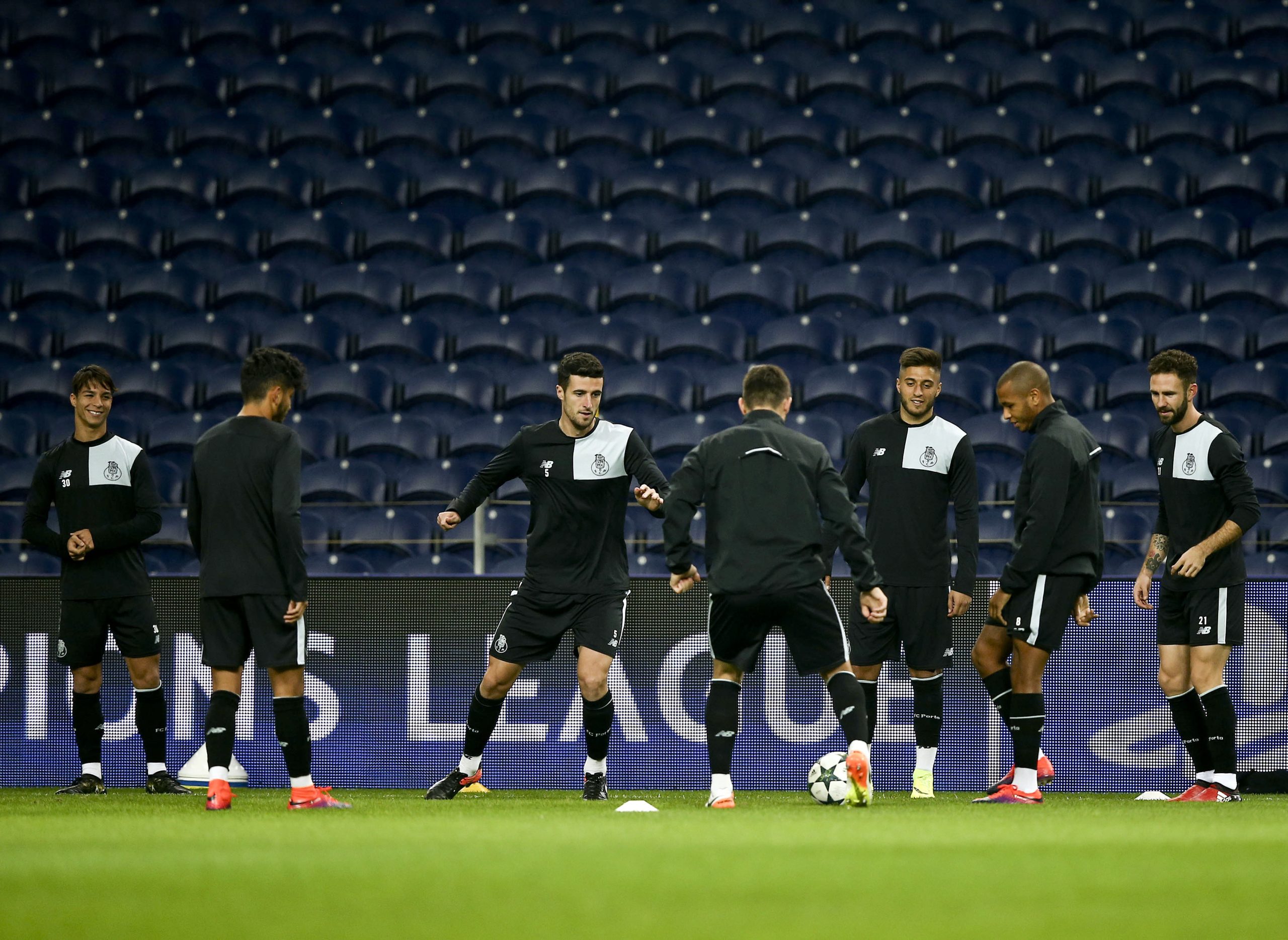 FC Porto tenta juntar-se ao Benfica nos ‘oitavos’ da Liga dos Campeões
