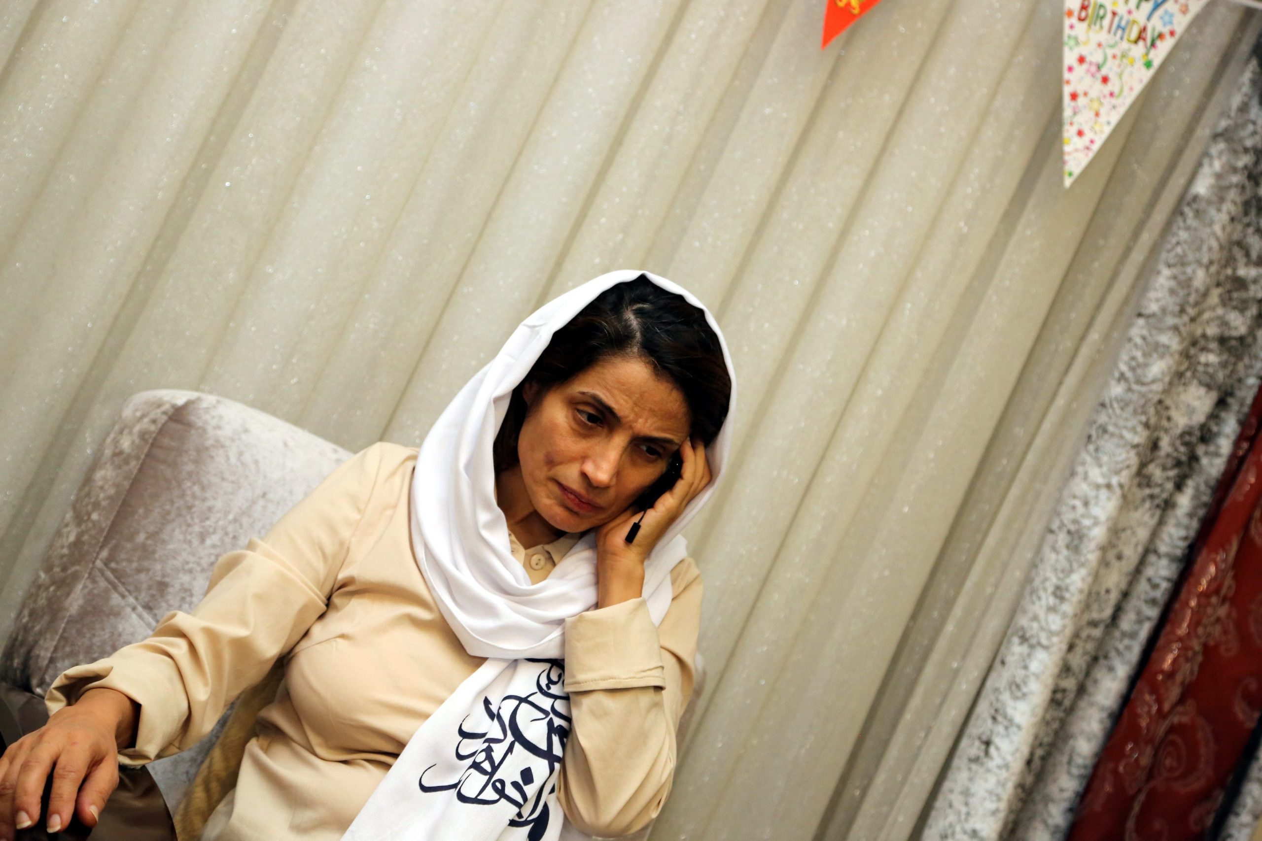 Direitos humanos. Advogada e ativista iraniana condenada a sete anos de prisão
