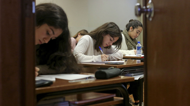 Exame nacional de português em dia de greve de professores