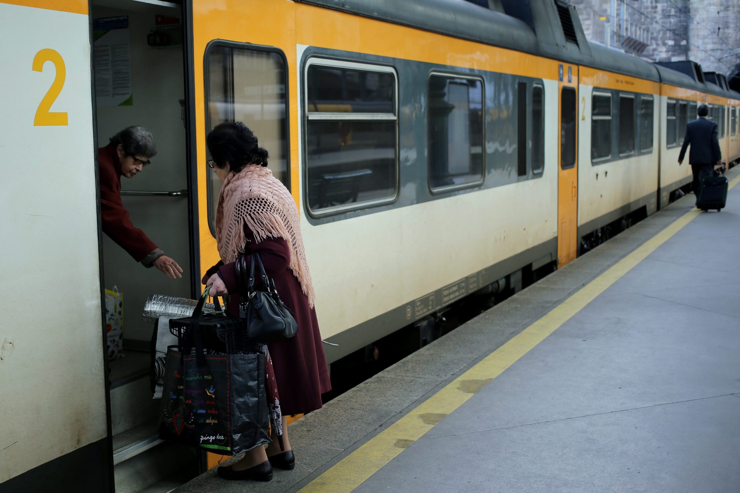 Ferroviários marcam mais dois dias de greve para 12 e 13 de junho