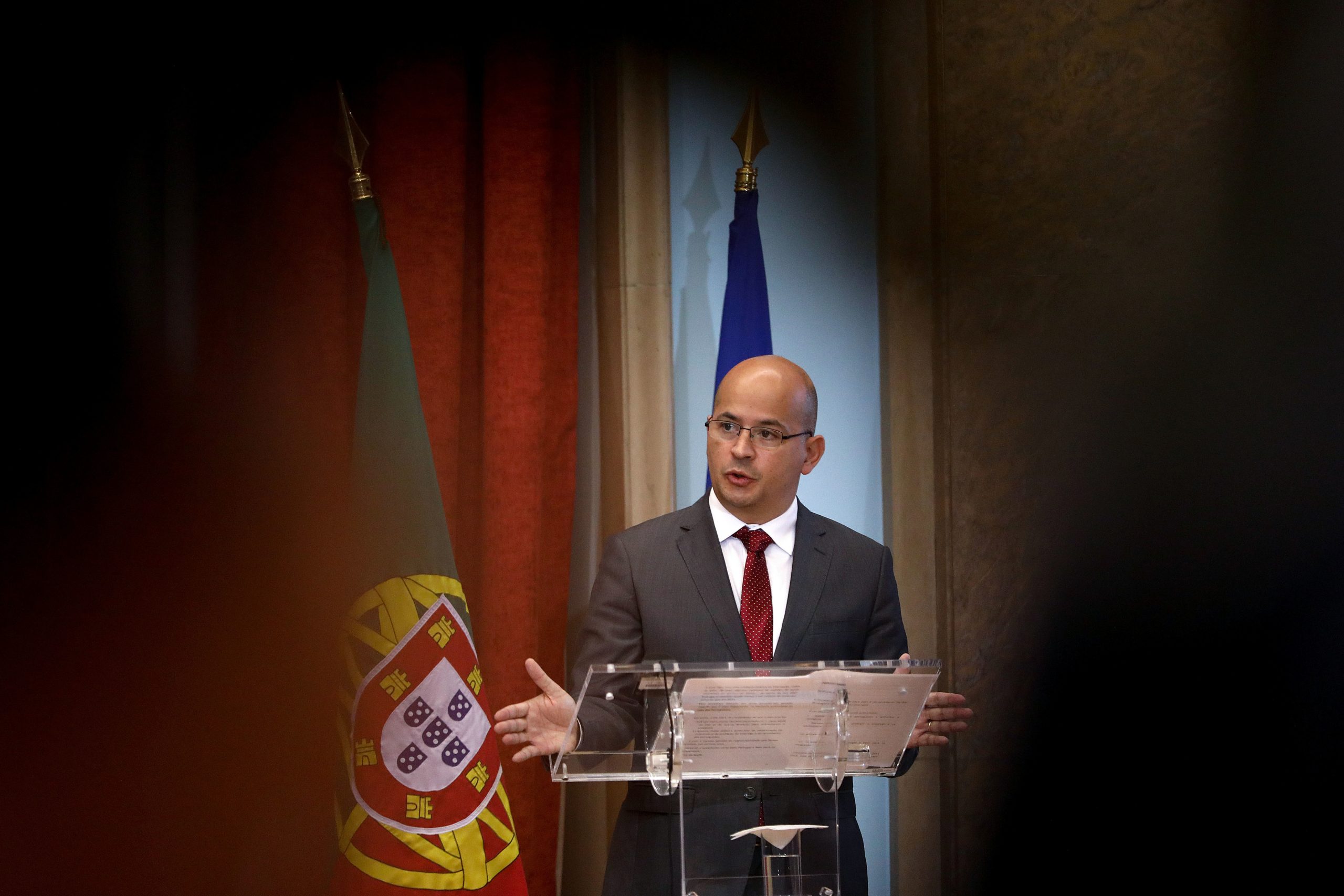 OE2022: Défice fica nos 4,3% este ano e baixa para 3,2% no próximo