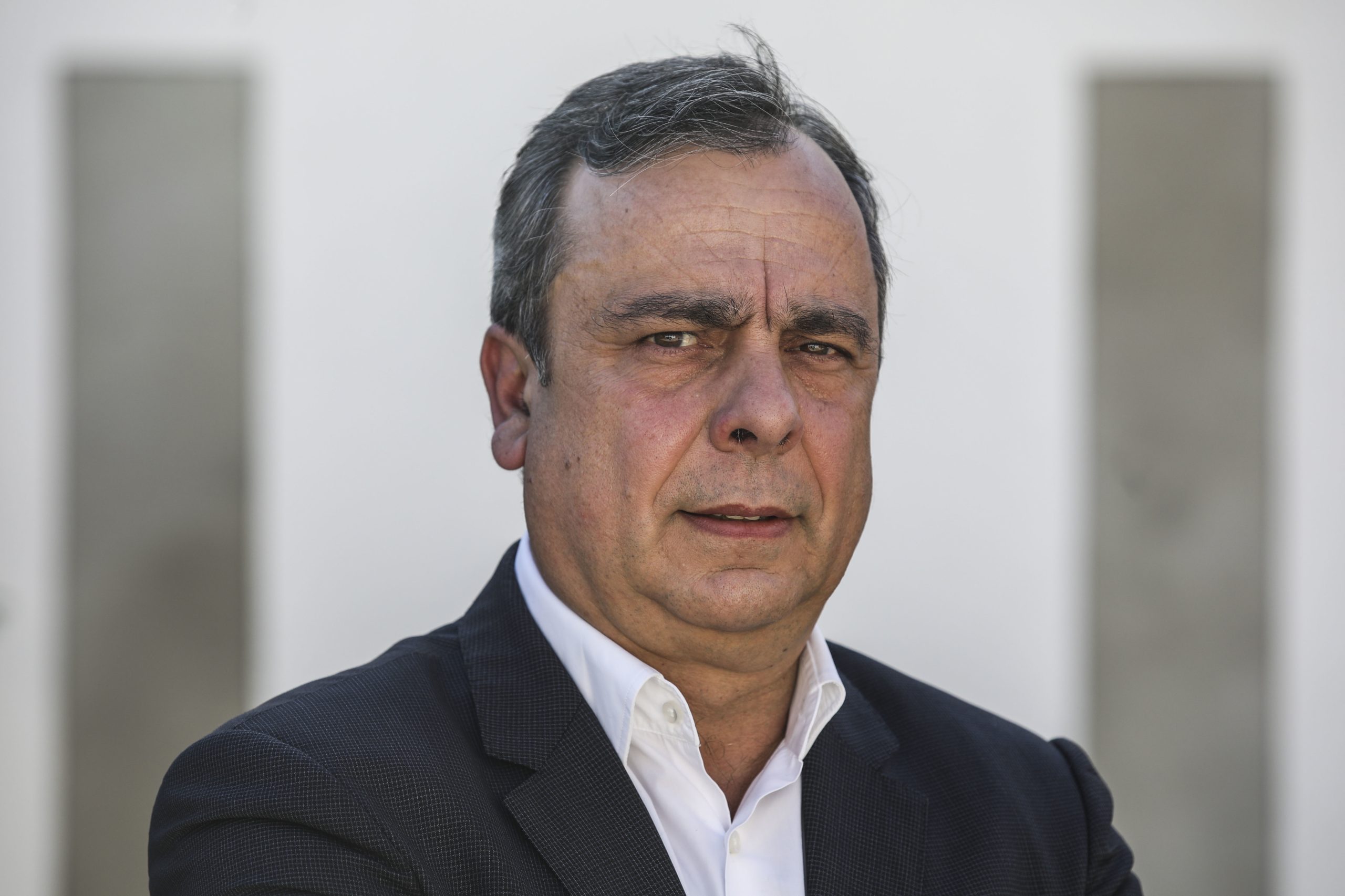 Presidente da Câmara de Sines diz-se inocente e promete colaborar