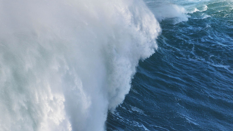 Instalada primeira unidade para produção comercial de energia das ondas em Peniche