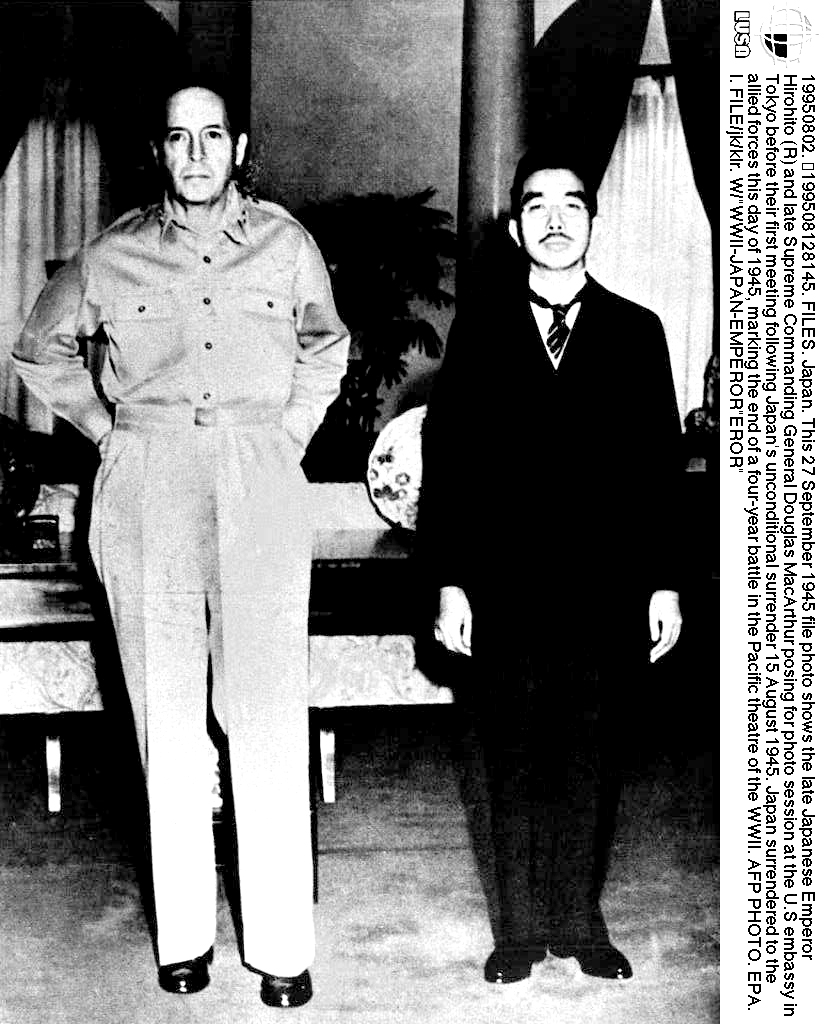 Livro de memórias do imperador japonês Hirohito vai a leilão em Nova Iorque