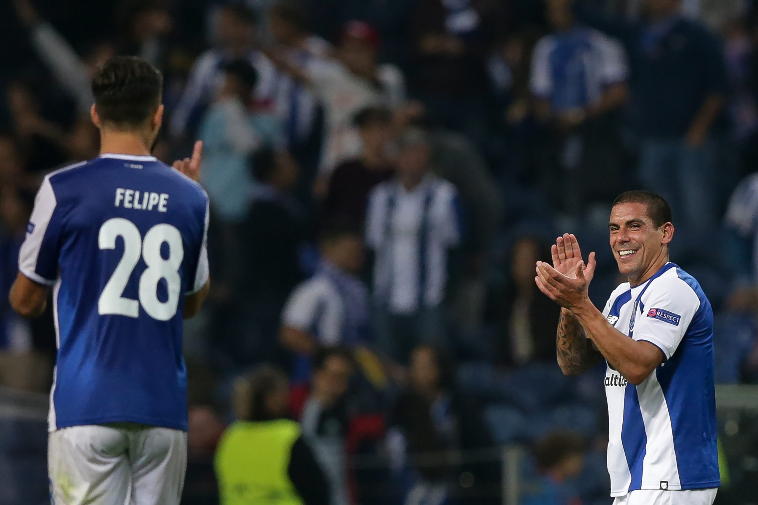 FC Porto já com Maxi Pereira e Diogo Dalot na preparação da visita ao Belenenses