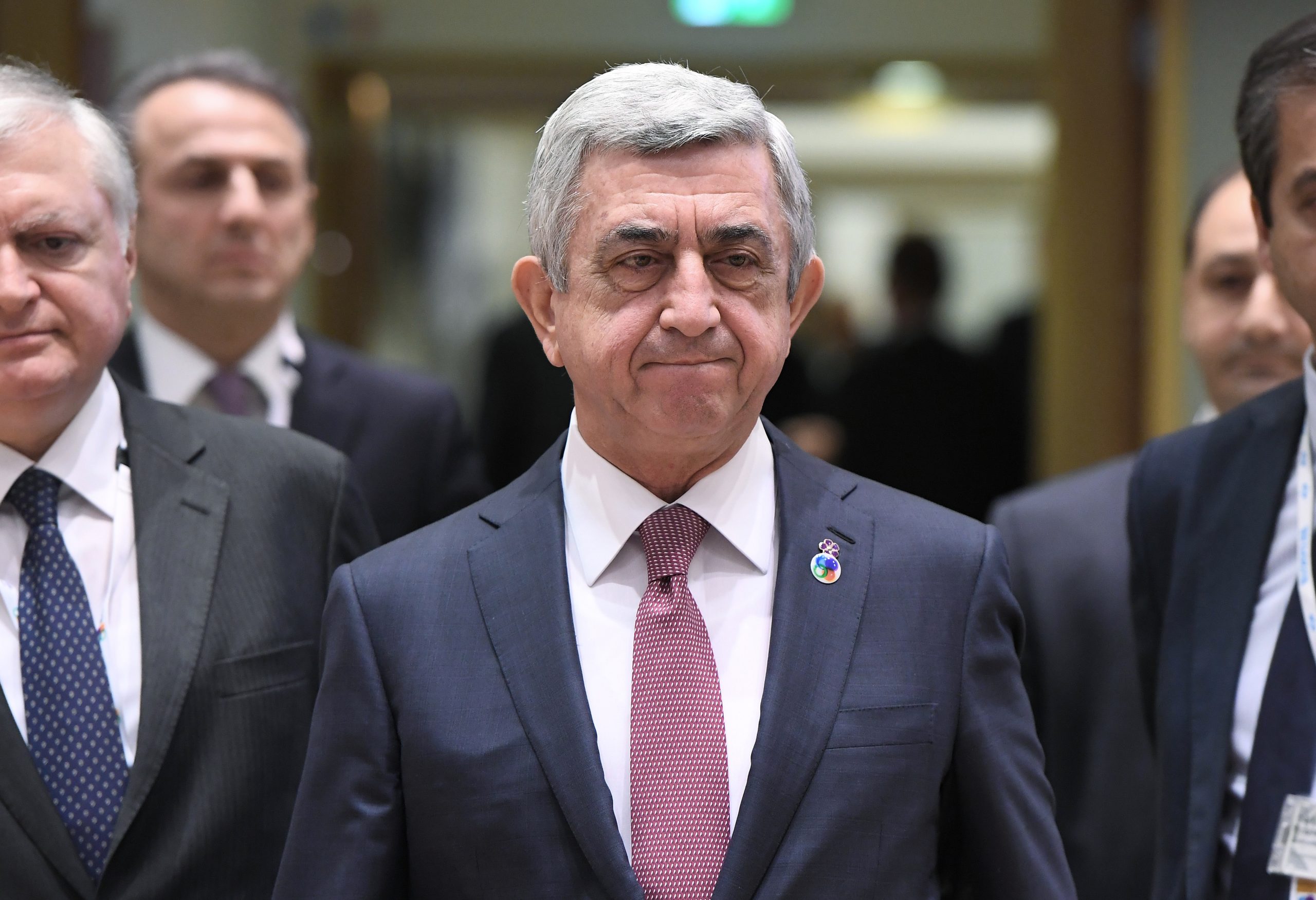 Arménia: Depois de 11 dias de protestos, o primeiro-ministro demitiu-se