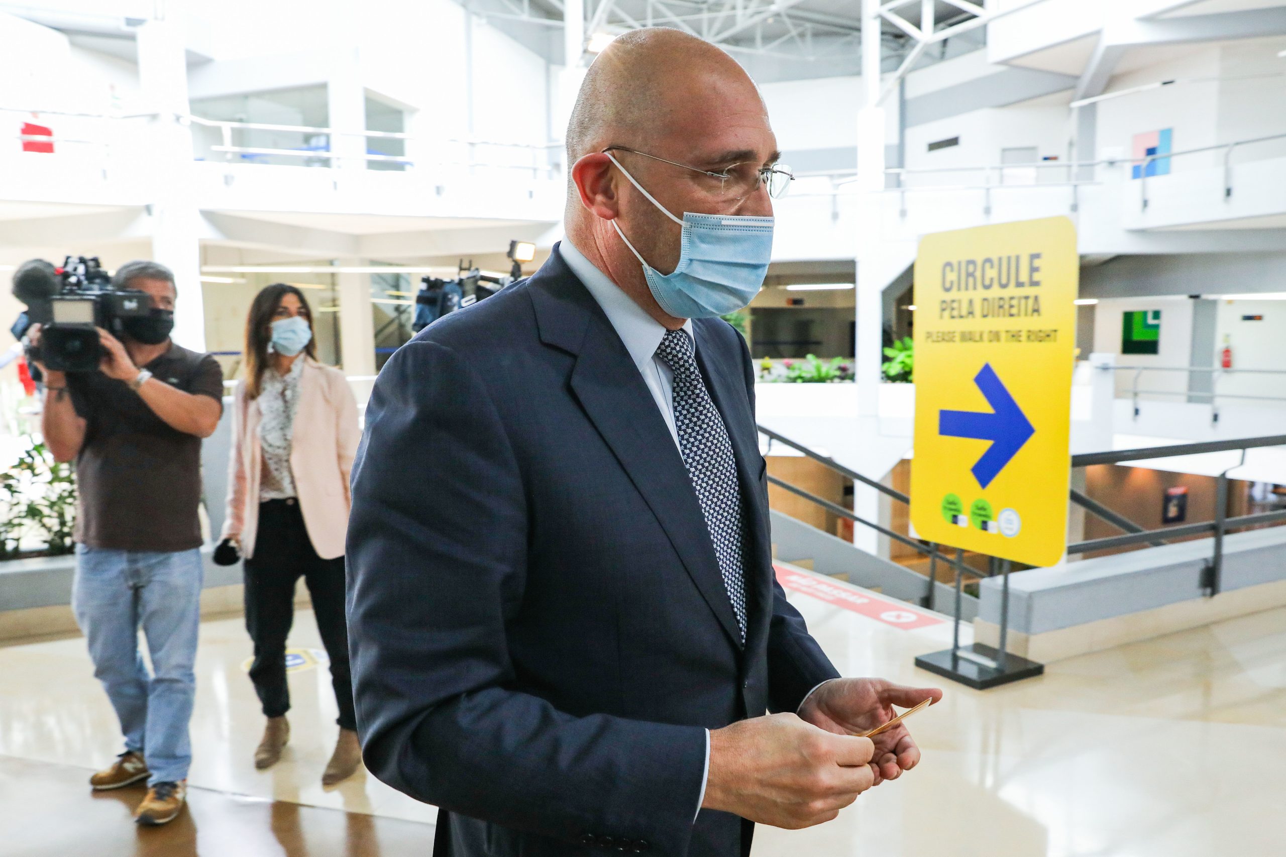 Passos Coelho diz que terá “muito gosto” em ouvir Rui Rio na convenção do MEL