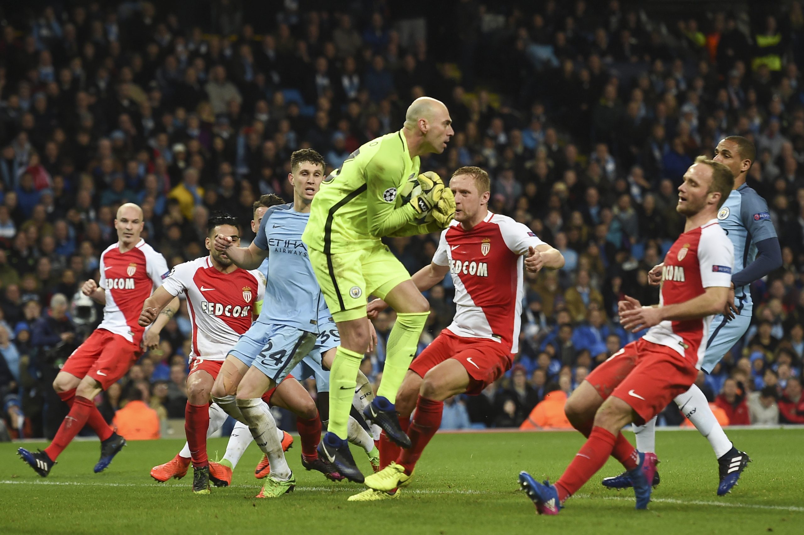 Manchester City vence Mónaco, de Jardim, em jogo de ‘loucos’