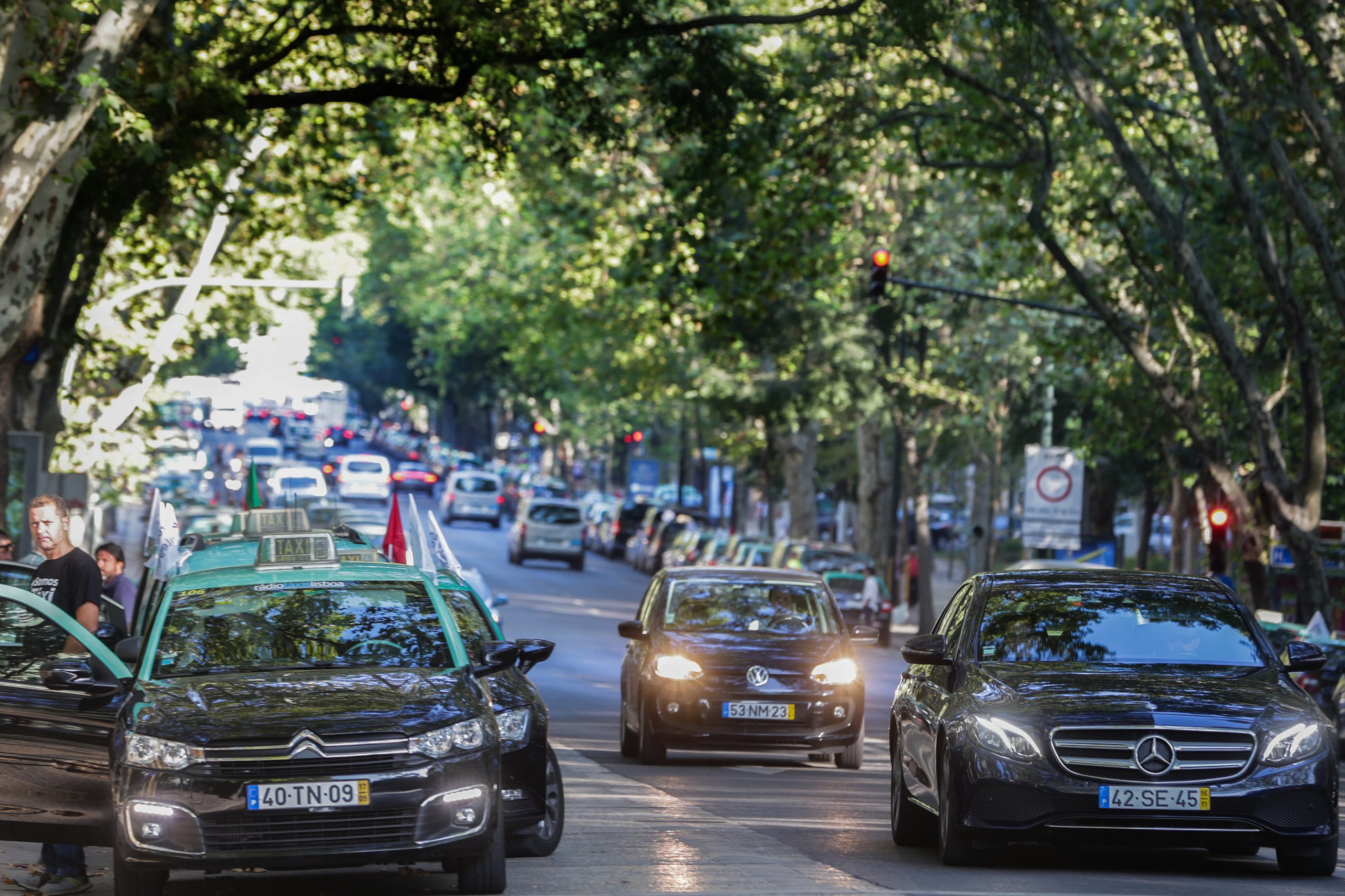 Lisboa. Taxistas permanecem na Avenida da Liberdade pelo terceiro dia consecutivo