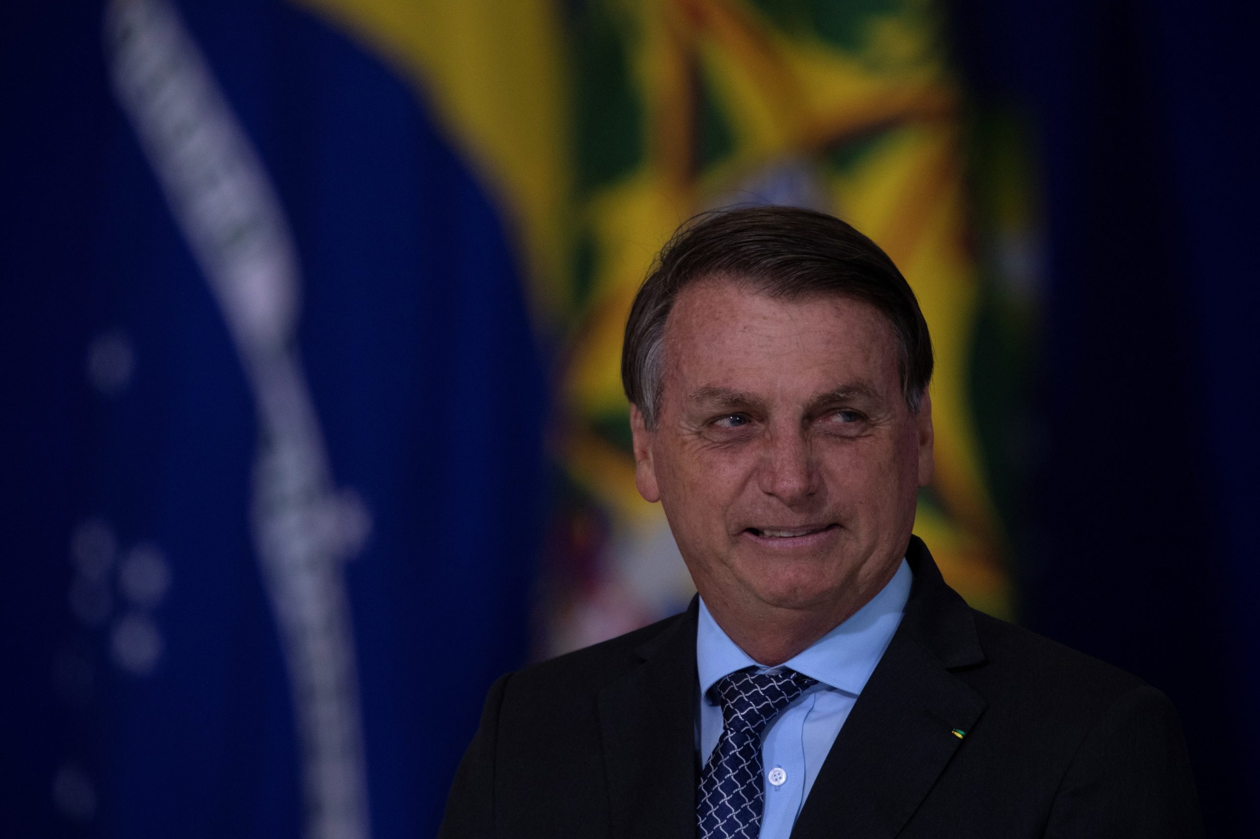“Quando acabar a saliva, tem de ter pólvora”, diz Bolsonaro sobre criticas de Biden