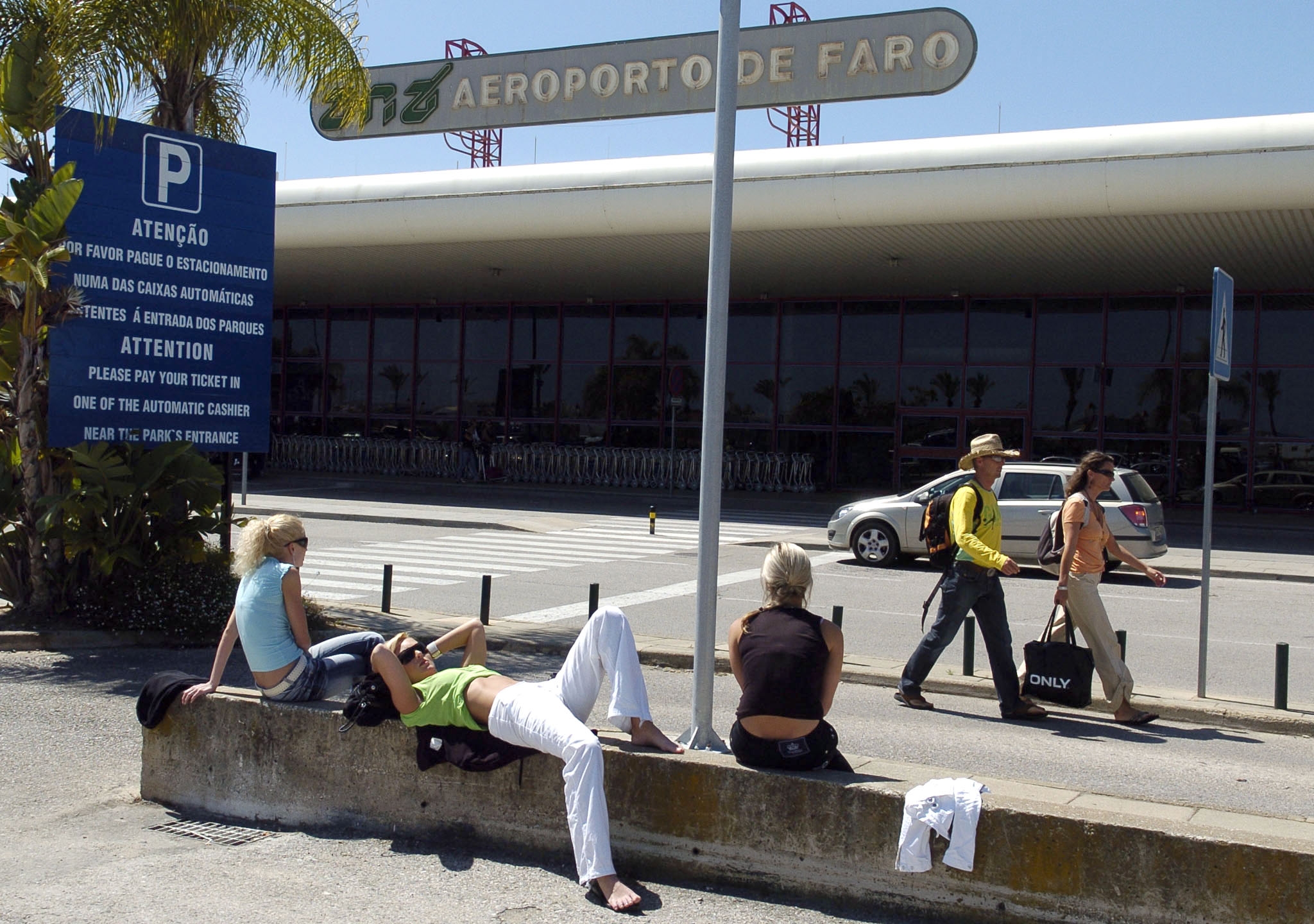 Motoristas: ANA diz que Aeroporto de Faro funciona sem “restrições à operação” apesar da greve