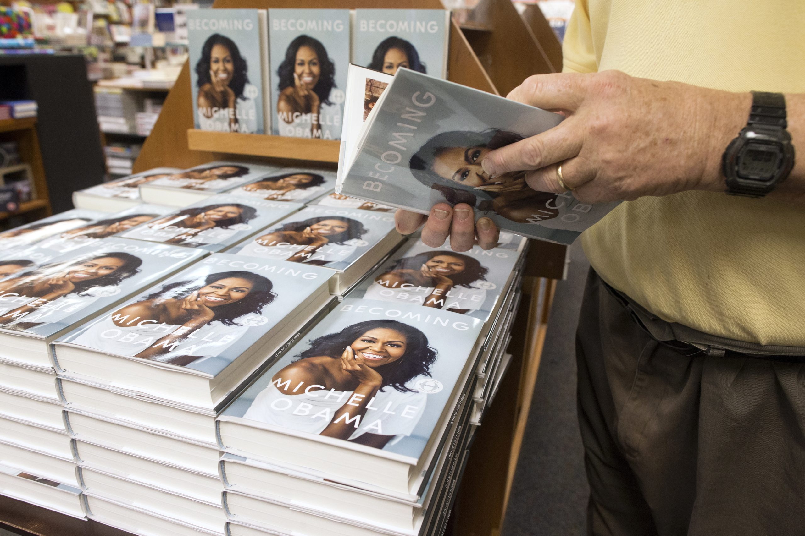 Livro de Michelle Obama supera 2 milhões de cópias vendidas na América do Norte