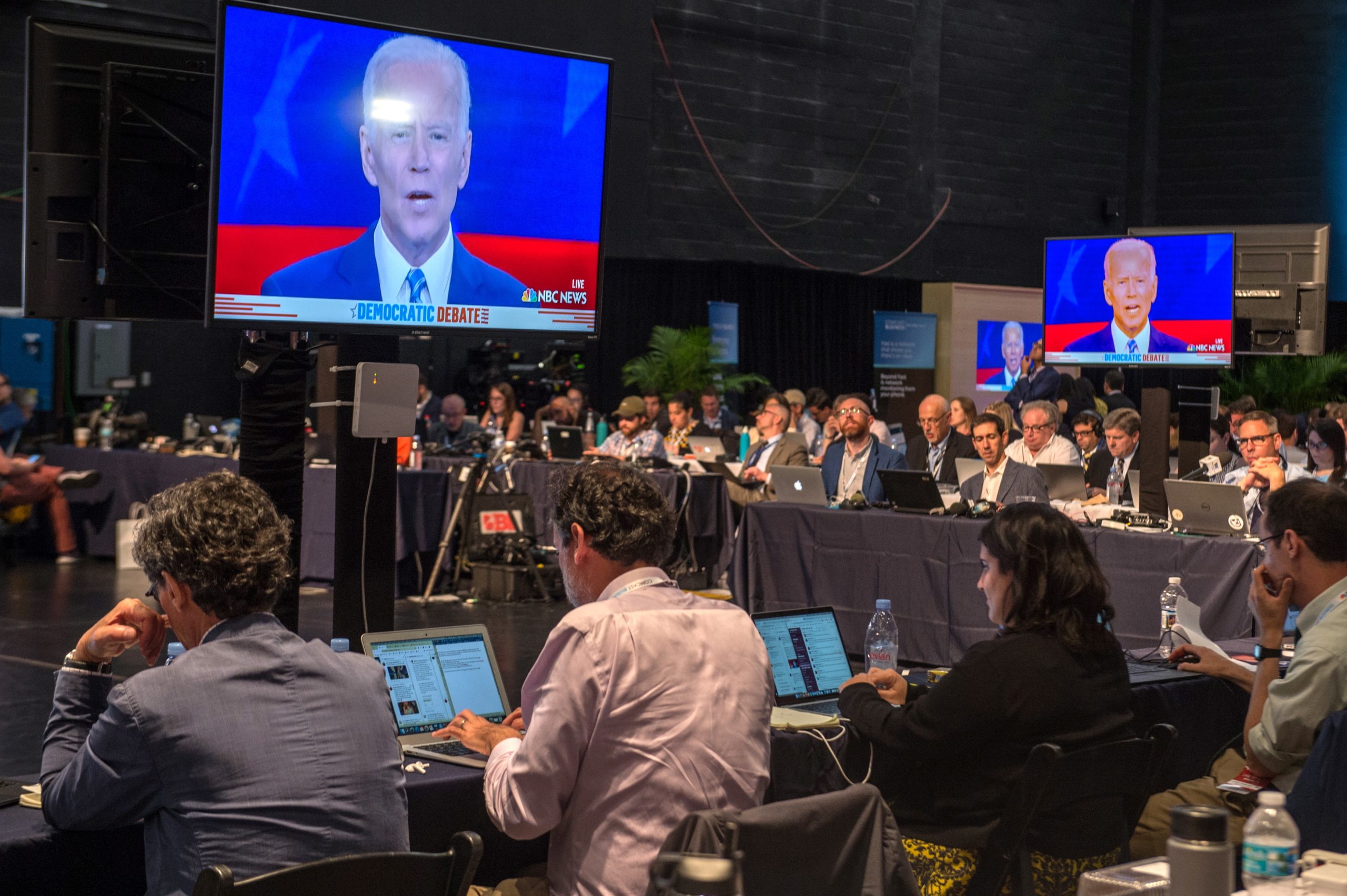 Quem tem o melhor argumento para vencer Trump? A América assistiu ontem ao segundo debate dos democratas