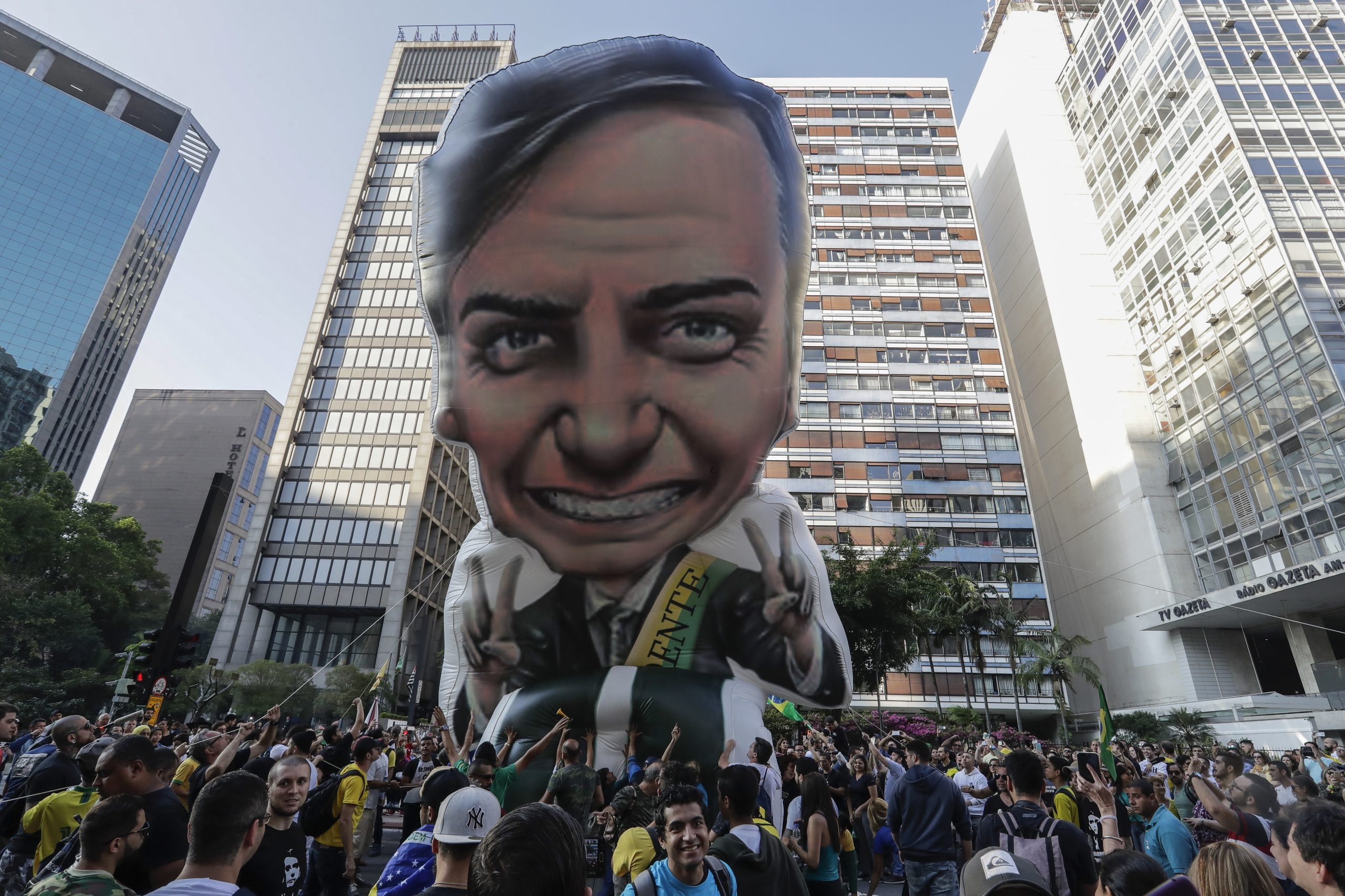 Investigador diz que candidato esfaqueado no Brasil saiu beneficiado a nível eleitoral