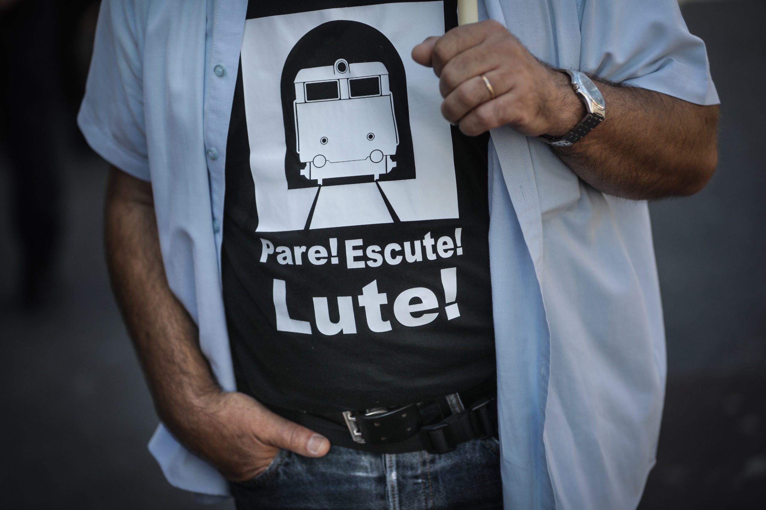 Trabalhadores da EMEF protestam em frente à sede da CP por aumentos salariais