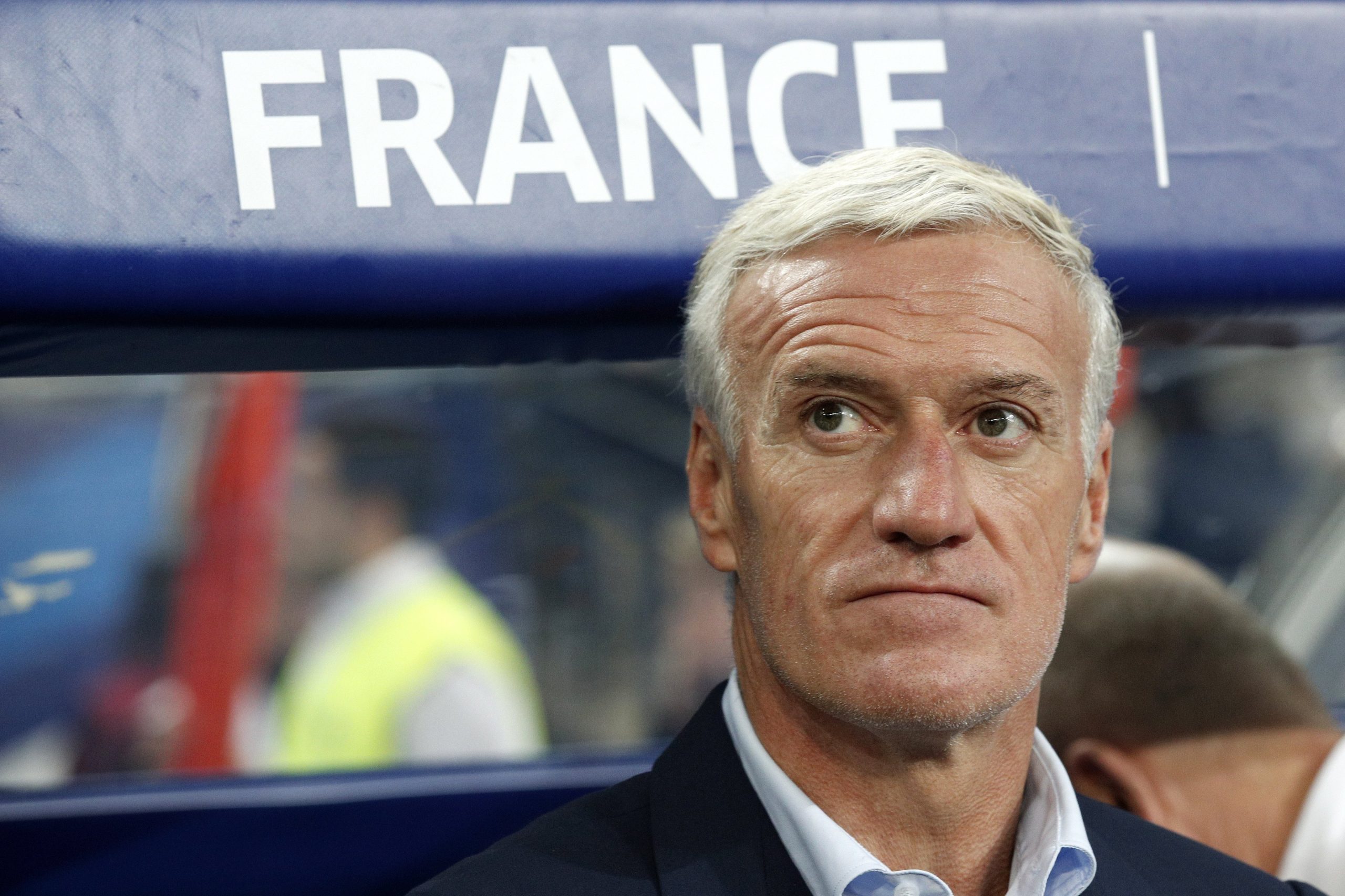 França renova contrato de selecionador Didier Deschamps até 2020