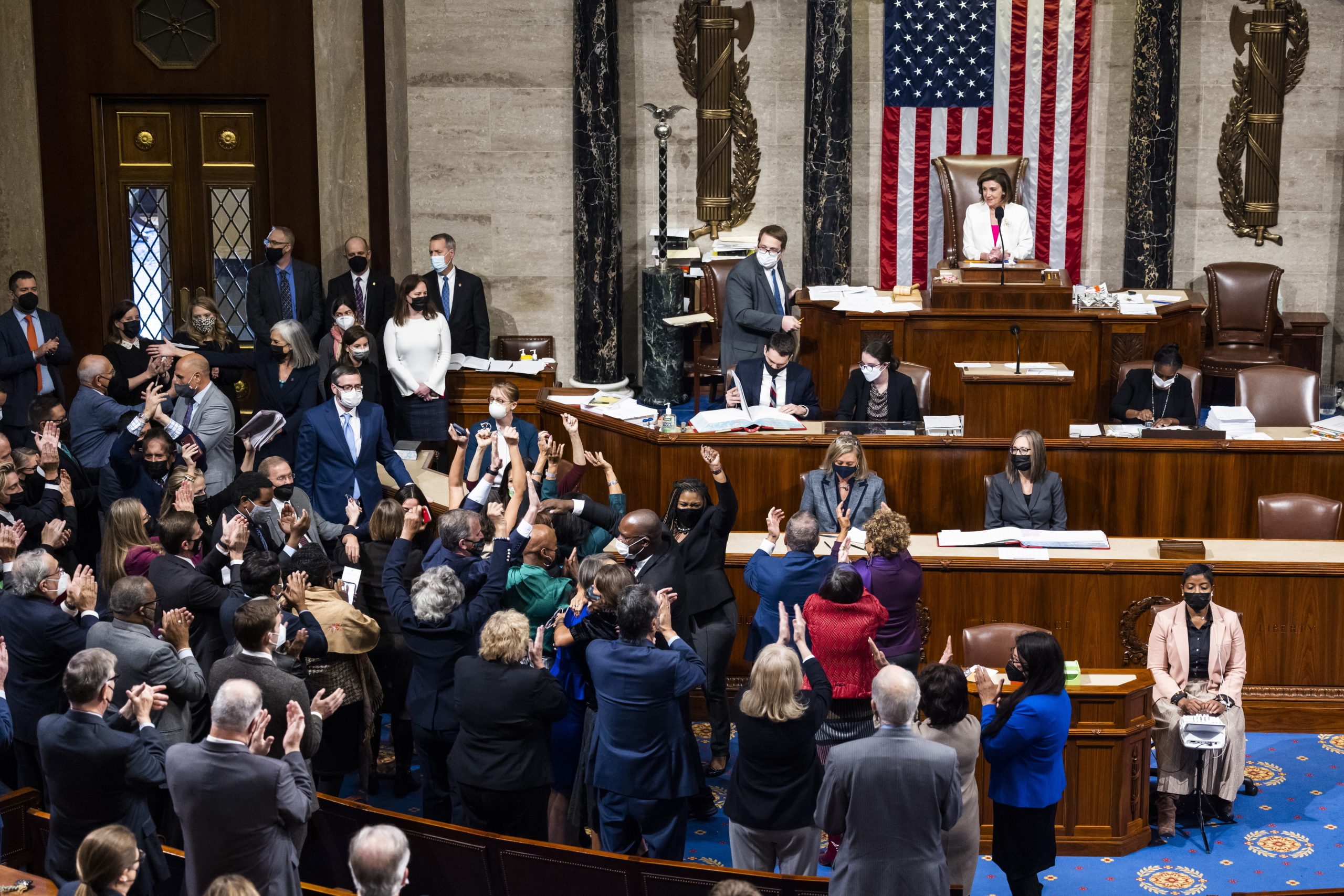 Plano de reformas sociais de Biden aprovado na Câmara dos Representantes