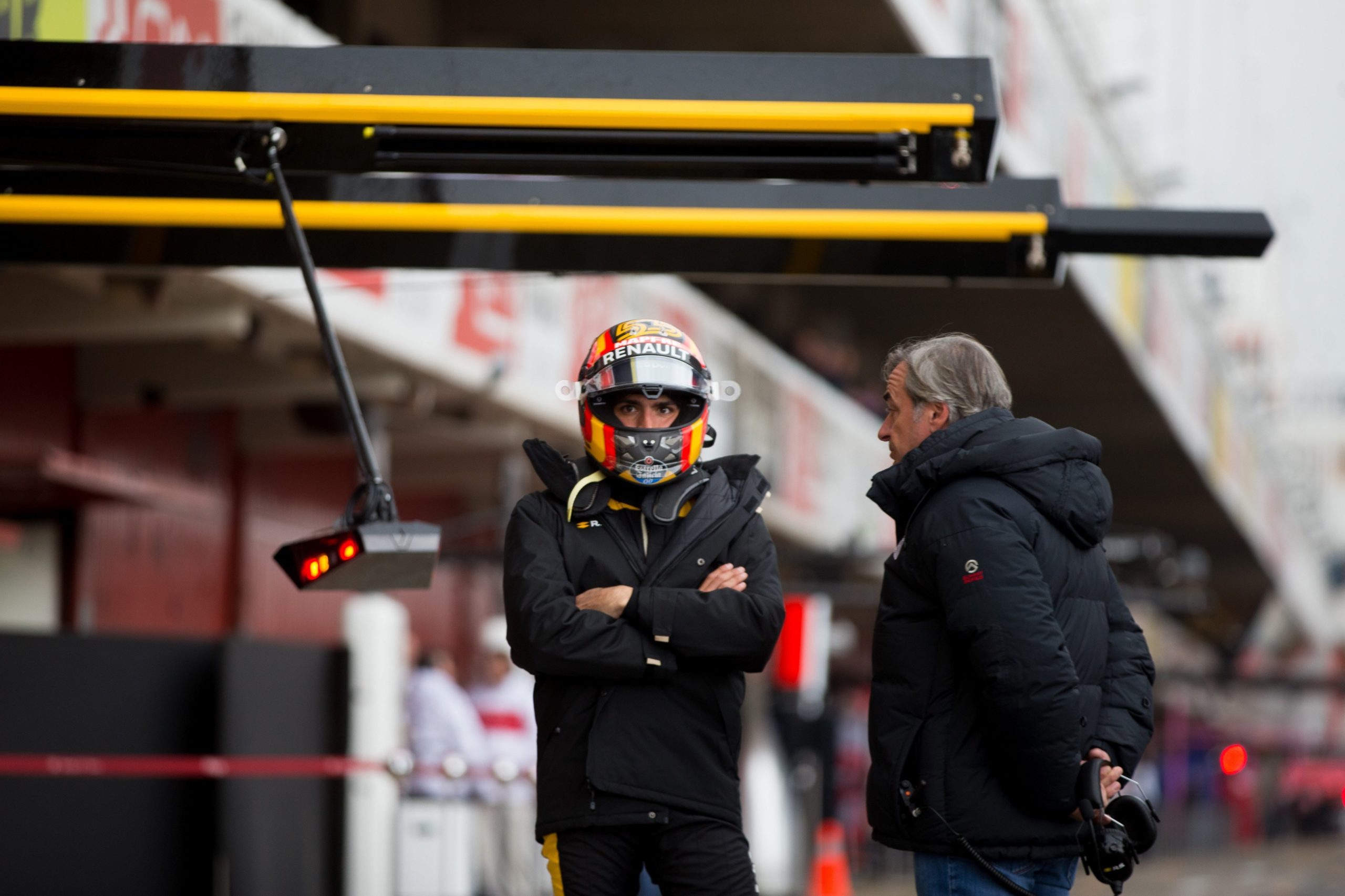 Carlos Sainz Jr. “talento excecional” e vai “surpreender” na Ferrari – quem o diz é o pai, que sabe do que fala