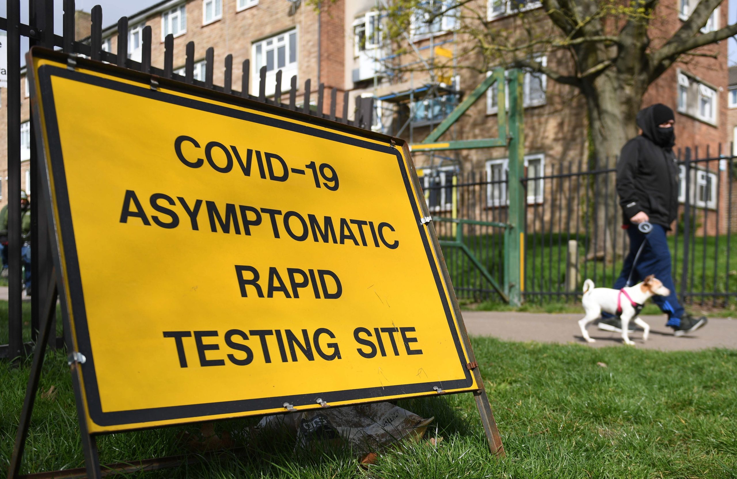 Covid-19: Reino Unido intensifica testes em Londres para conter variante