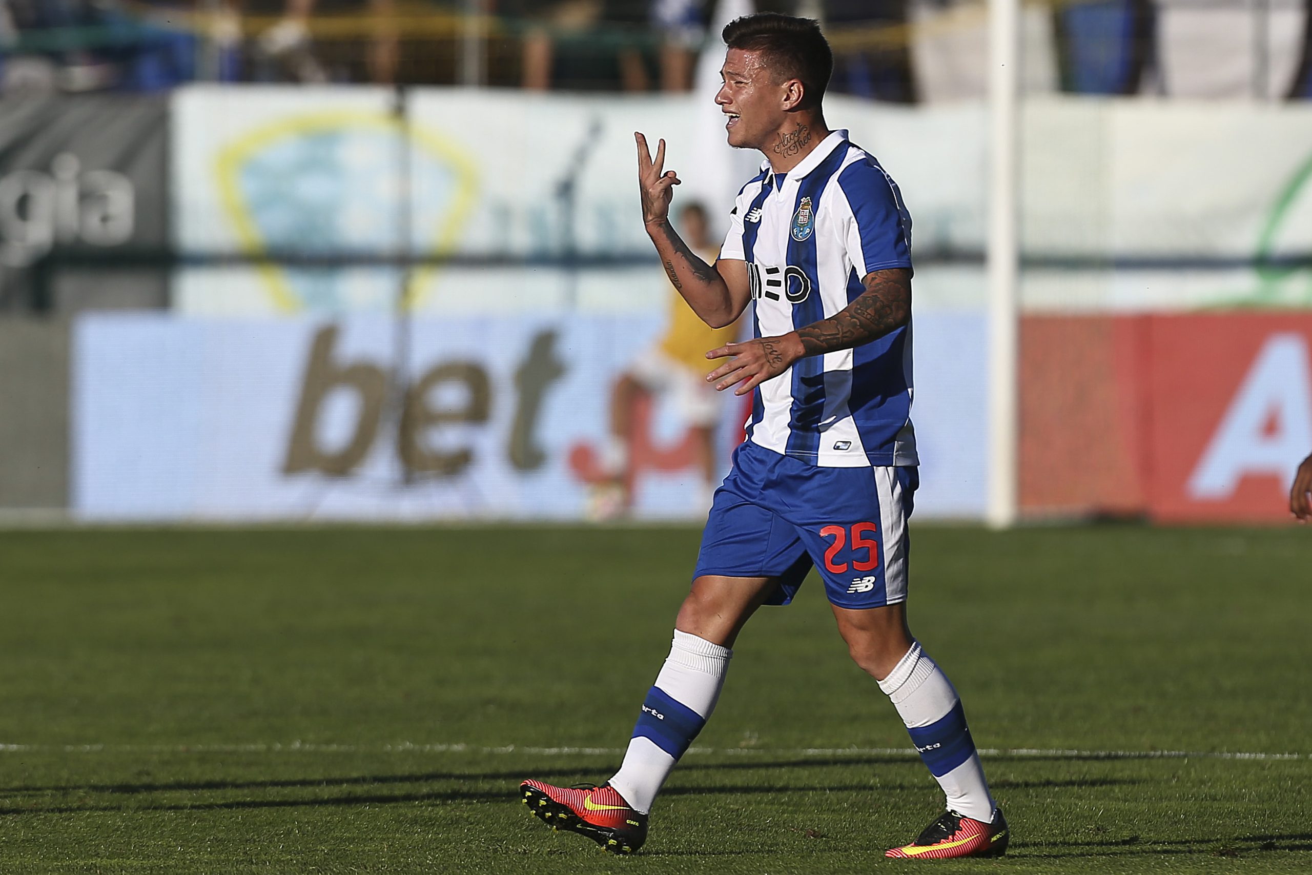 Otávio renova pelo FC Porto até 2021