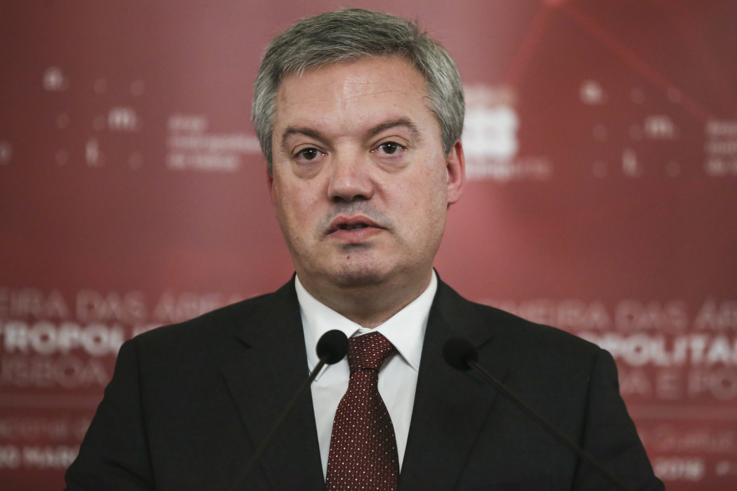 Presidente da Câmara de Vila Nova de Gaia acusa procurador de intervir em processo de forma incorreta