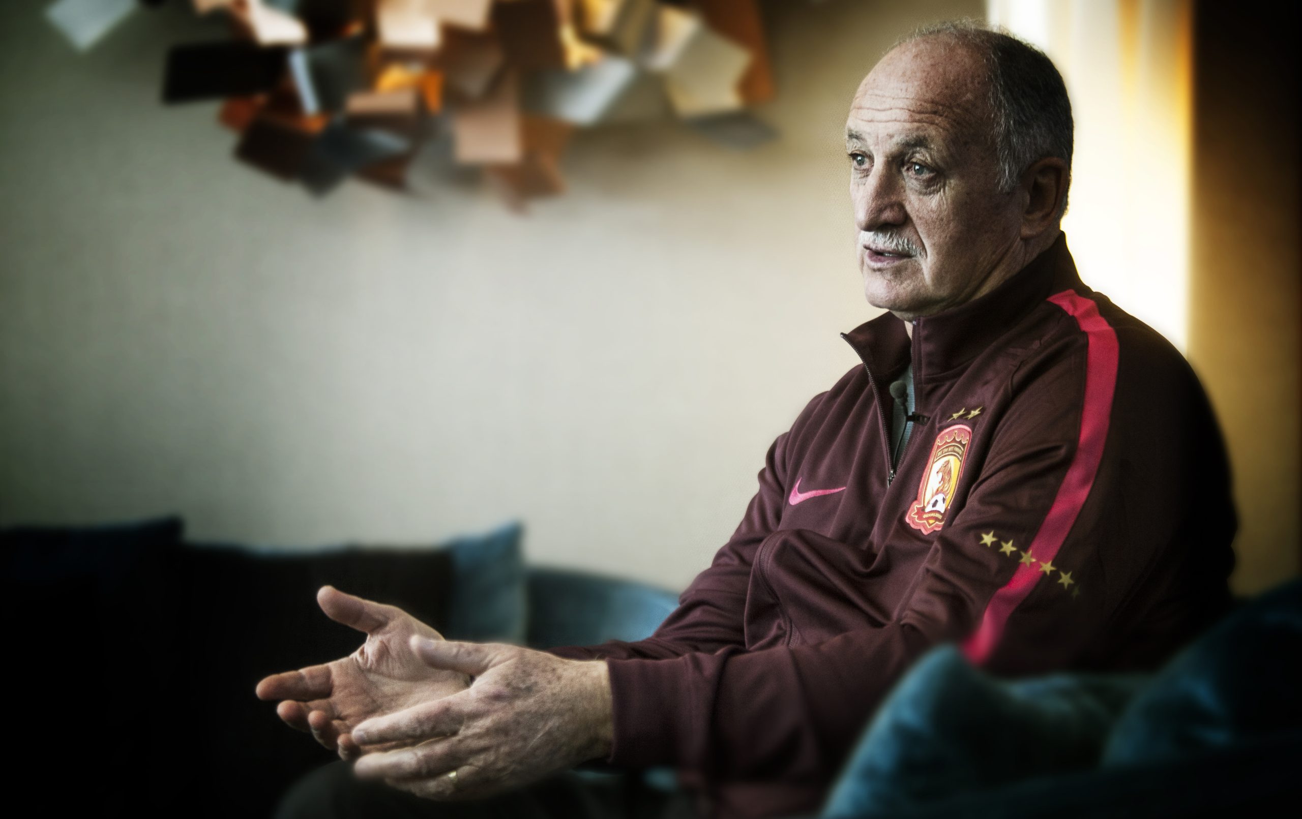 Guangzhou Evergrande de Scolari sagra-se campeão chinês pelo sétimo ano consecutivo