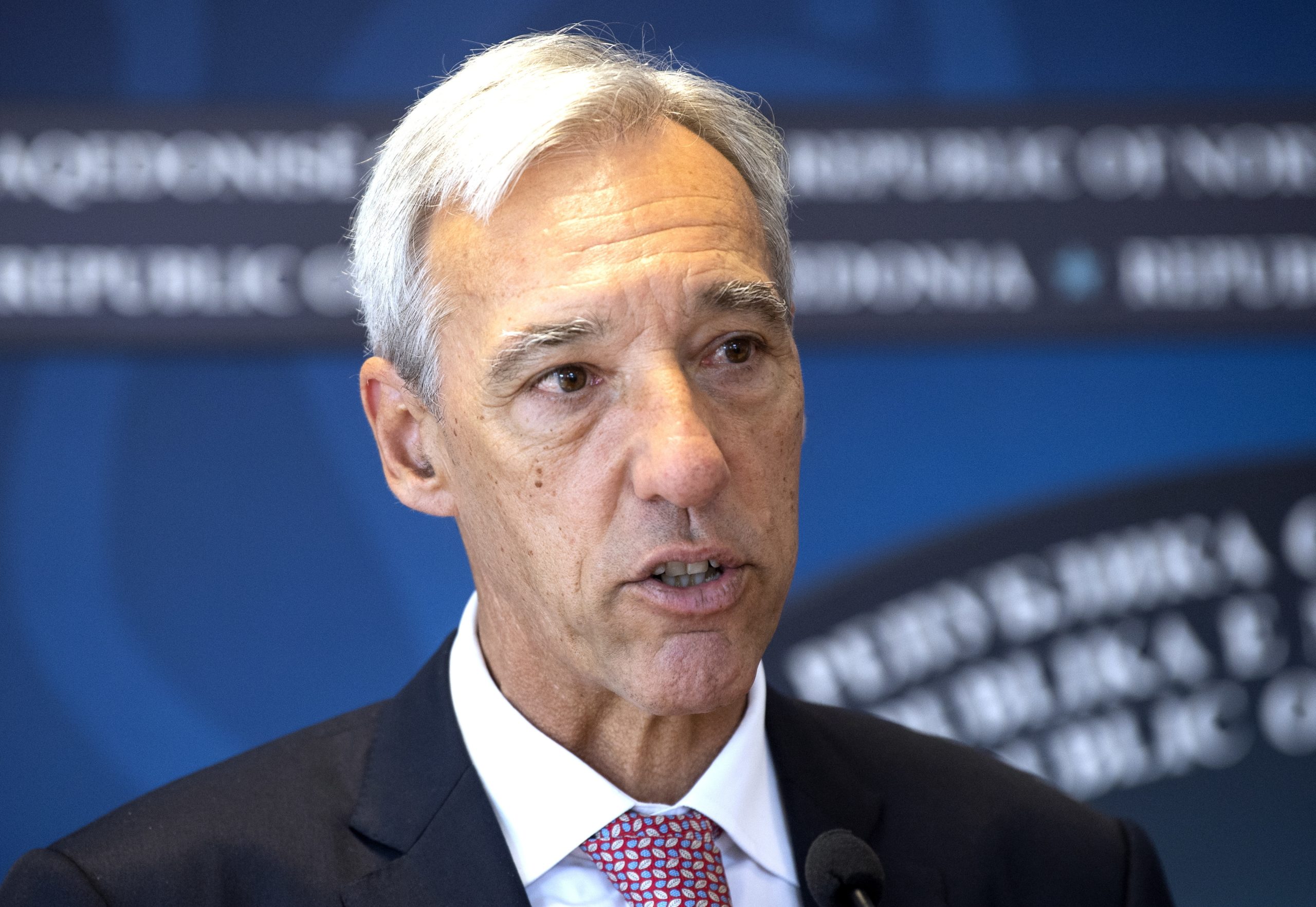João Cravinho nega ter mentido sobre Hospital Militar mas assume que sabia de ‘derrapagem’